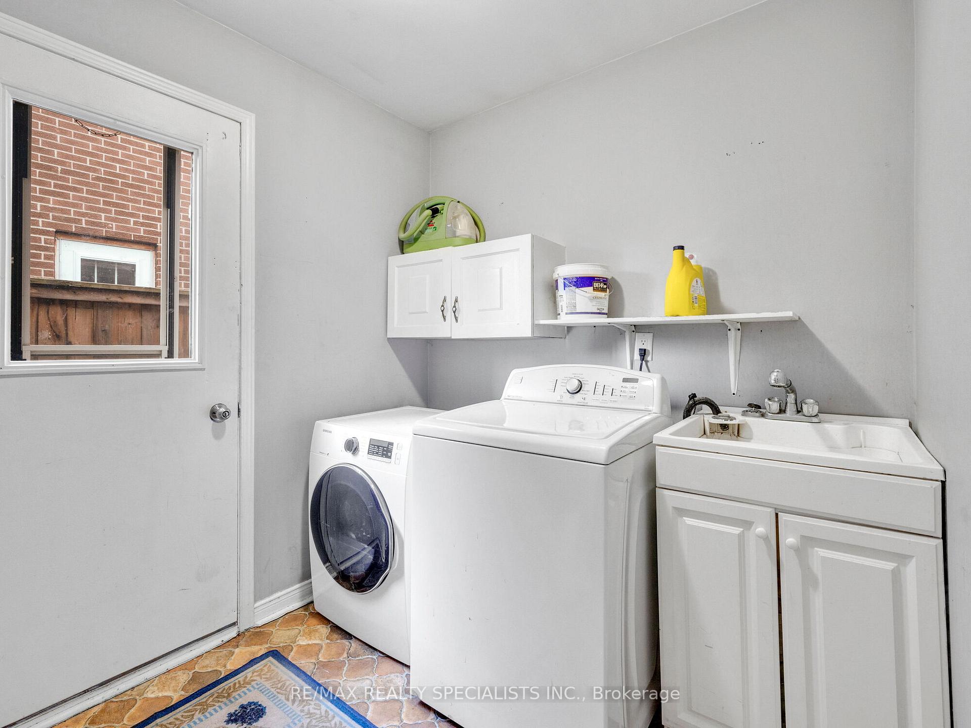Photo 20 of 19 Blenheim Drive, Brampton, Heart Lake East — HOMEH
