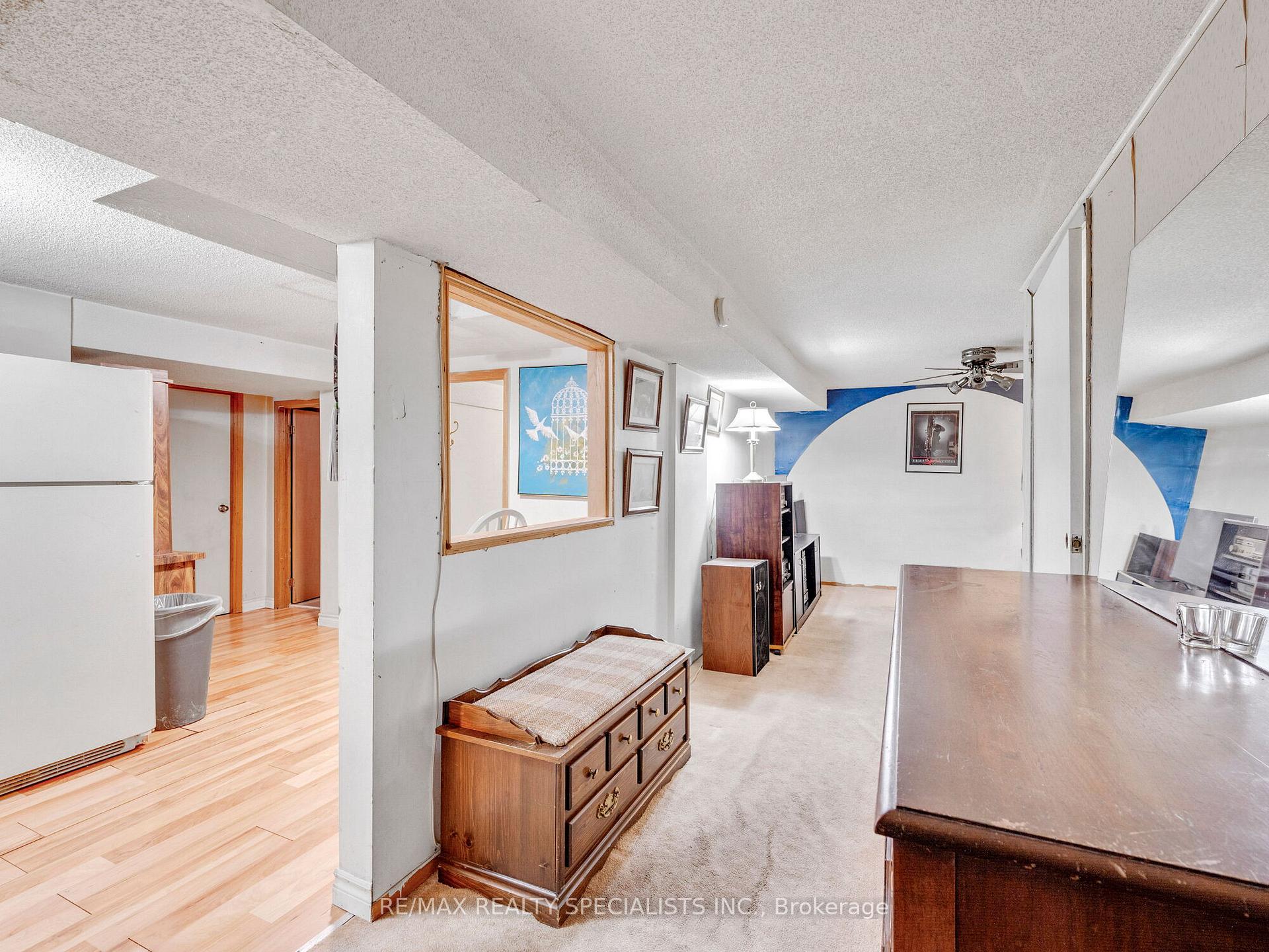Photo 32 of 19 Blenheim Drive, Brampton, Heart Lake East — HOMEH