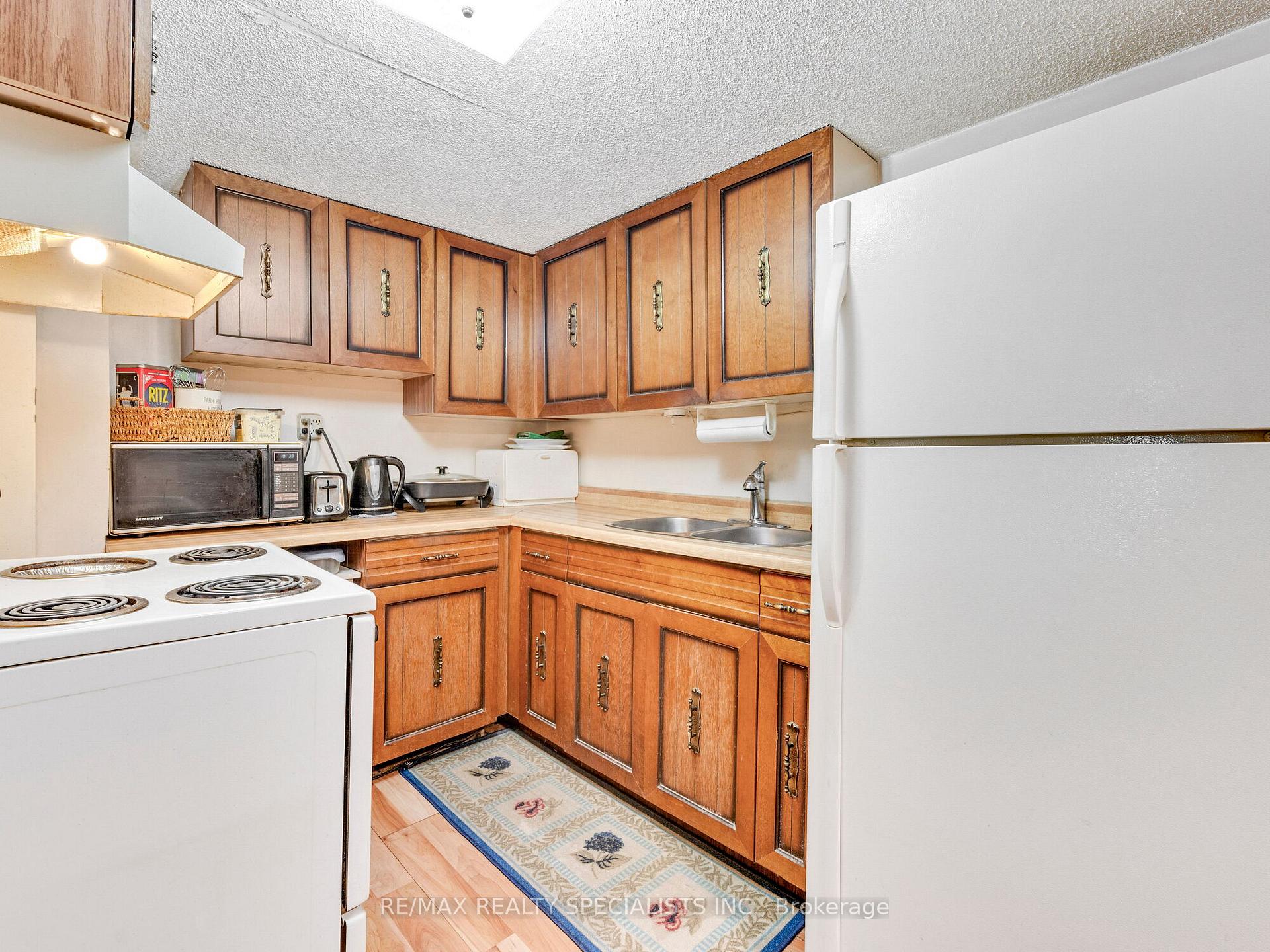Photo 33 of 19 Blenheim Drive, Brampton, Heart Lake East — HOMEH