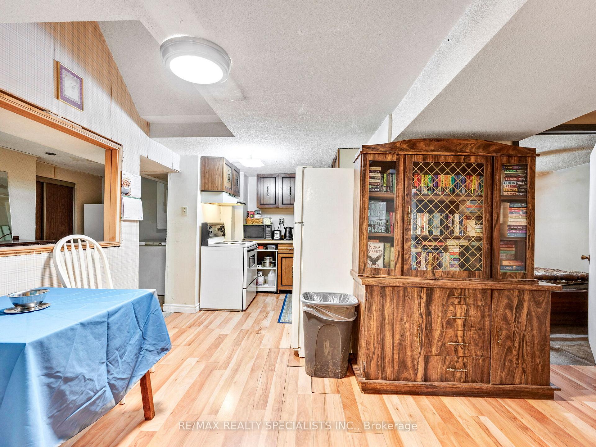 Photo 36 of 19 Blenheim Drive, Brampton, Heart Lake East — HOMEH