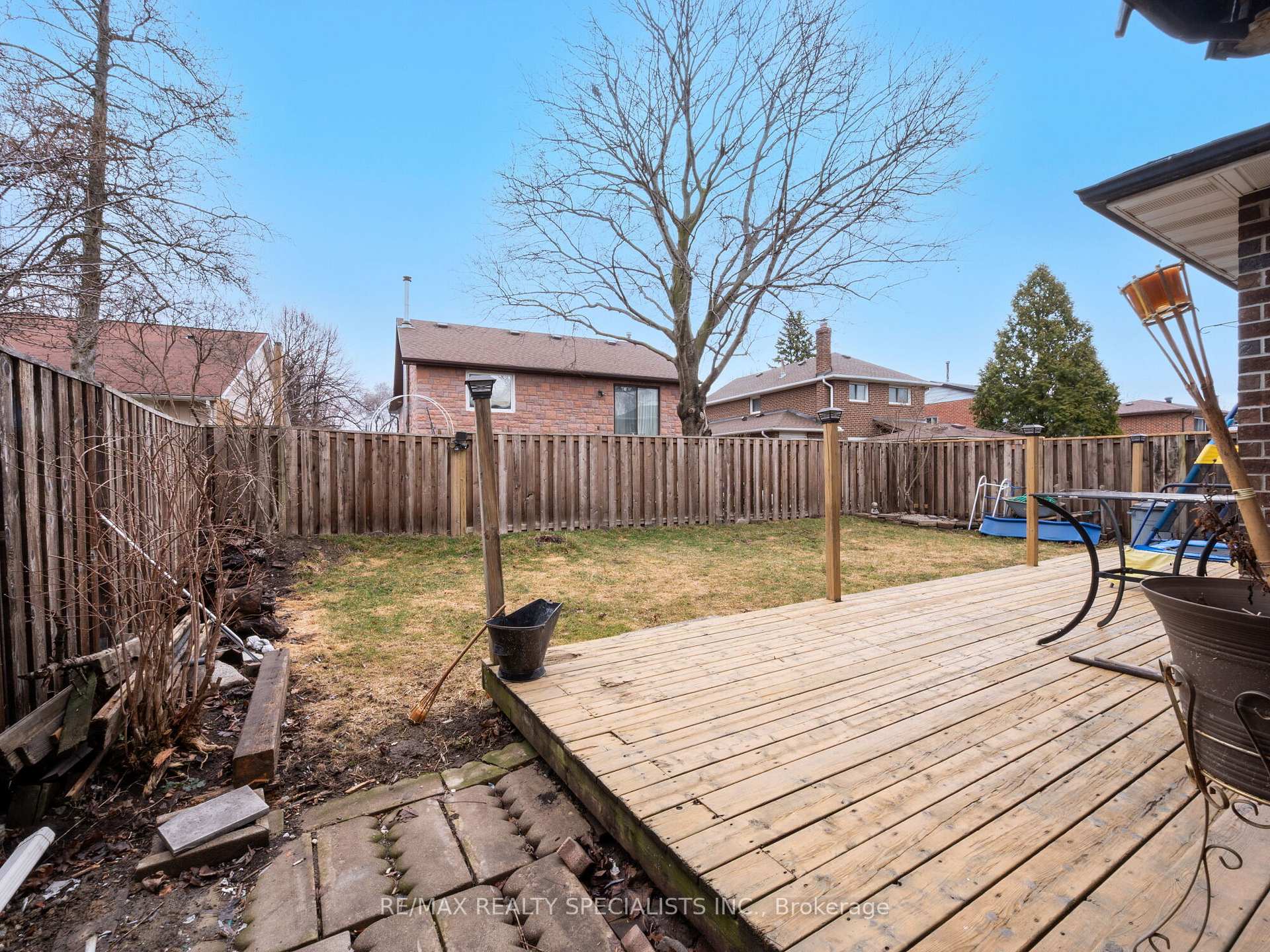 Photo 43 of 19 Blenheim Drive, Brampton, Heart Lake East — HOMEH
