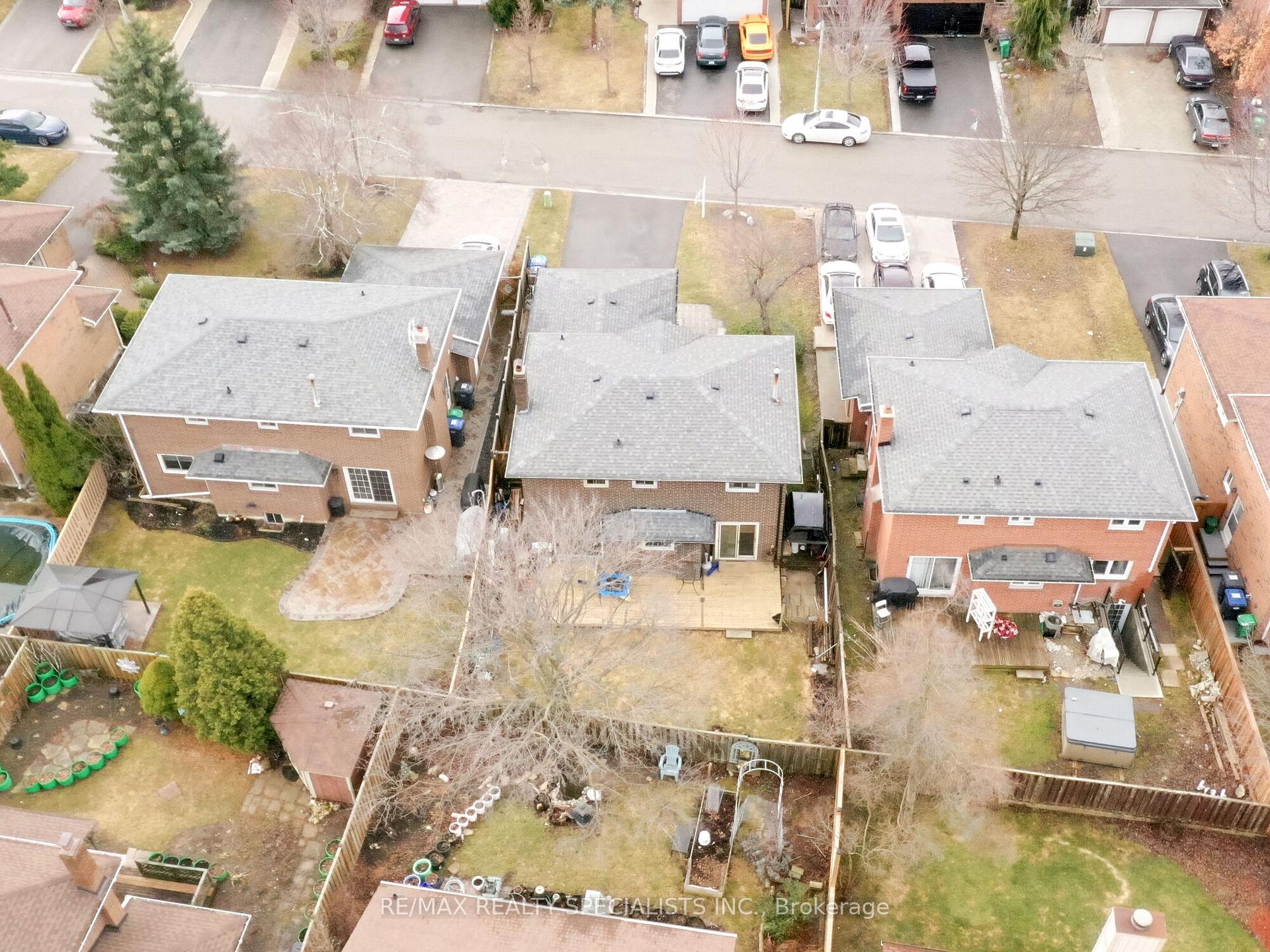Photo 48 of 19 Blenheim Drive, Brampton, Heart Lake East — HOMEH