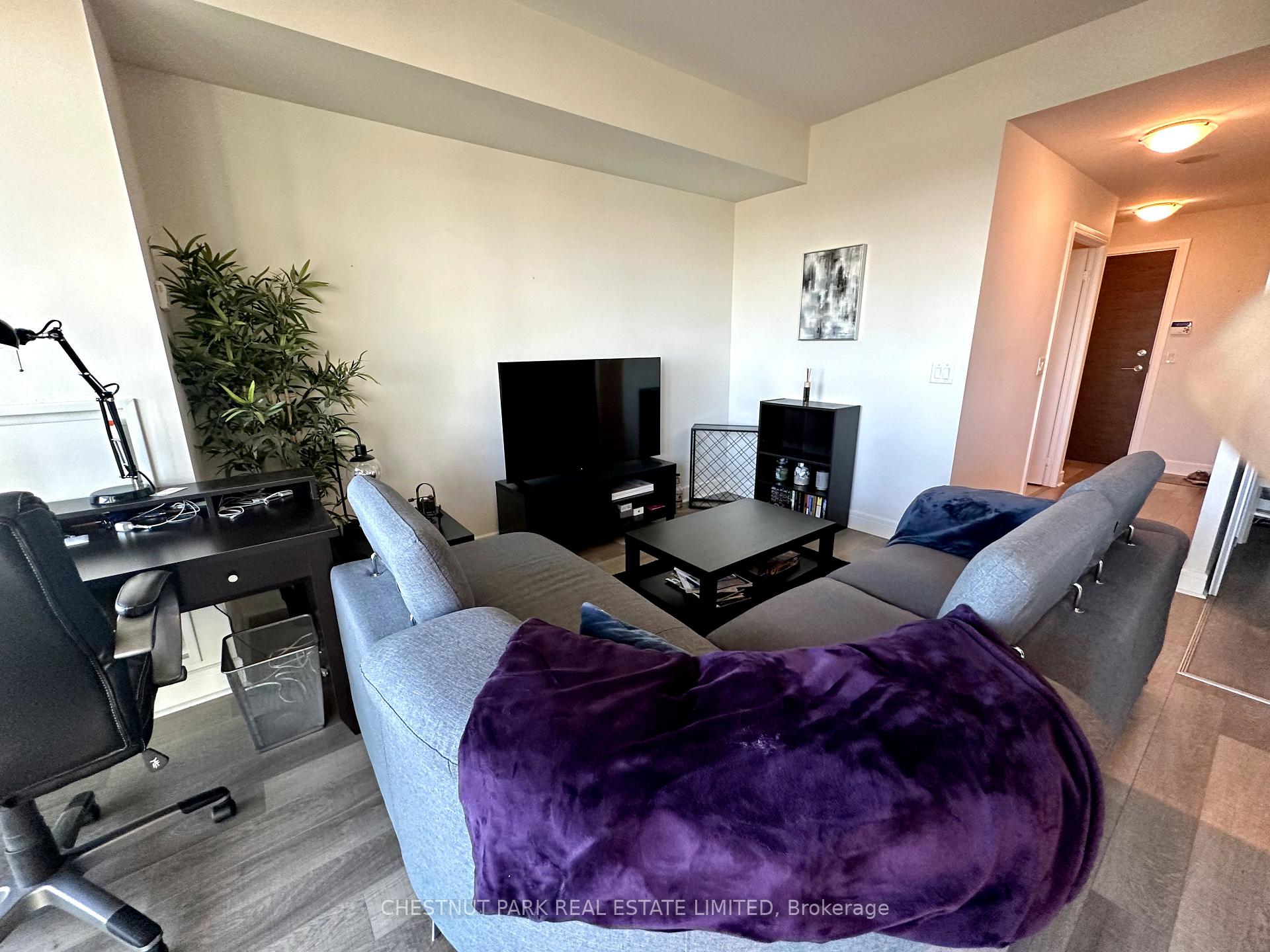 Photo 4 of Unit 1408, 35 Brian Peck Crescent, Toronto, Thorncliffe Park — HOMEH