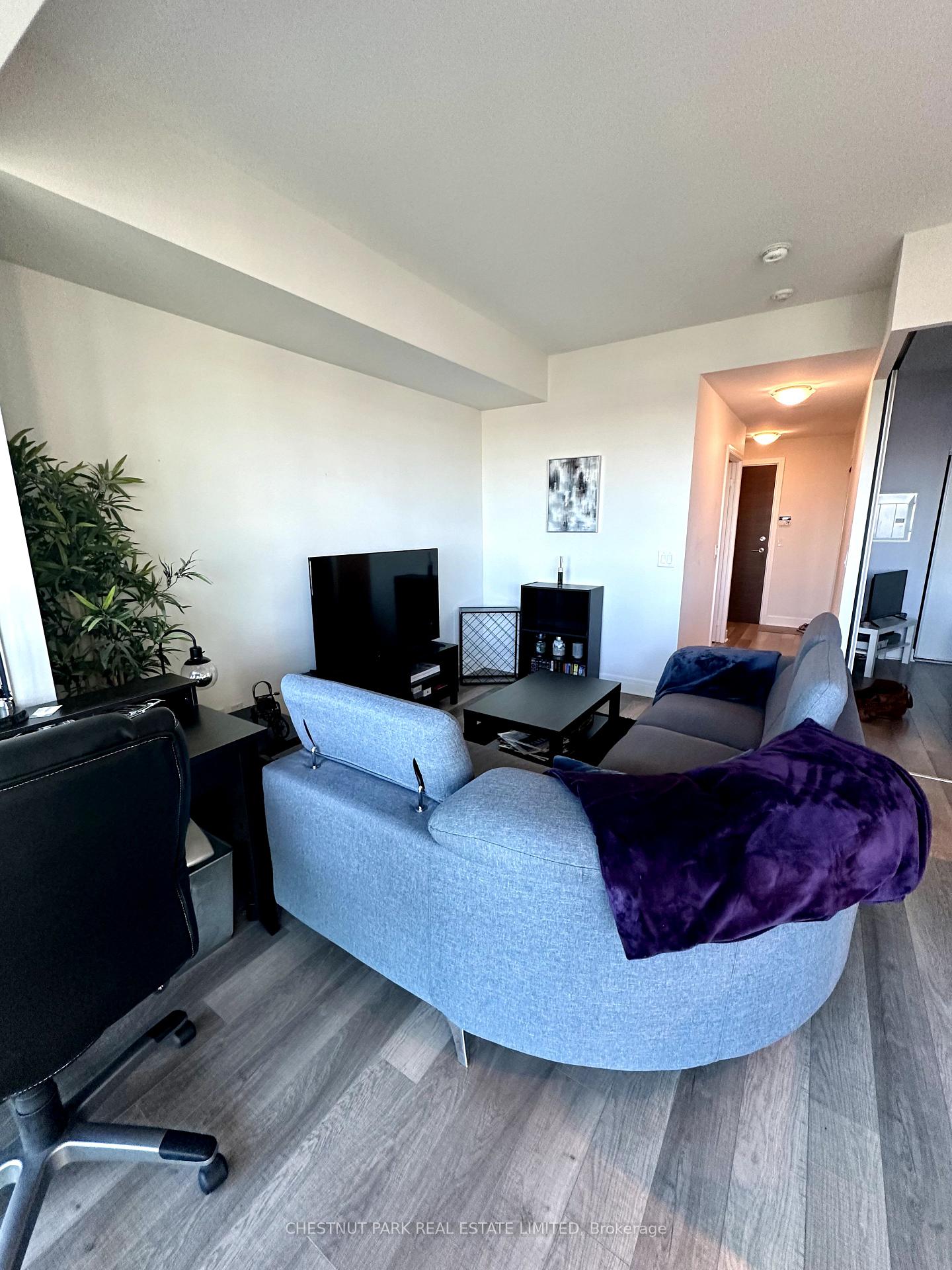 Photo 7 of Unit 1408, 35 Brian Peck Crescent, Toronto, Thorncliffe Park — HOMEH