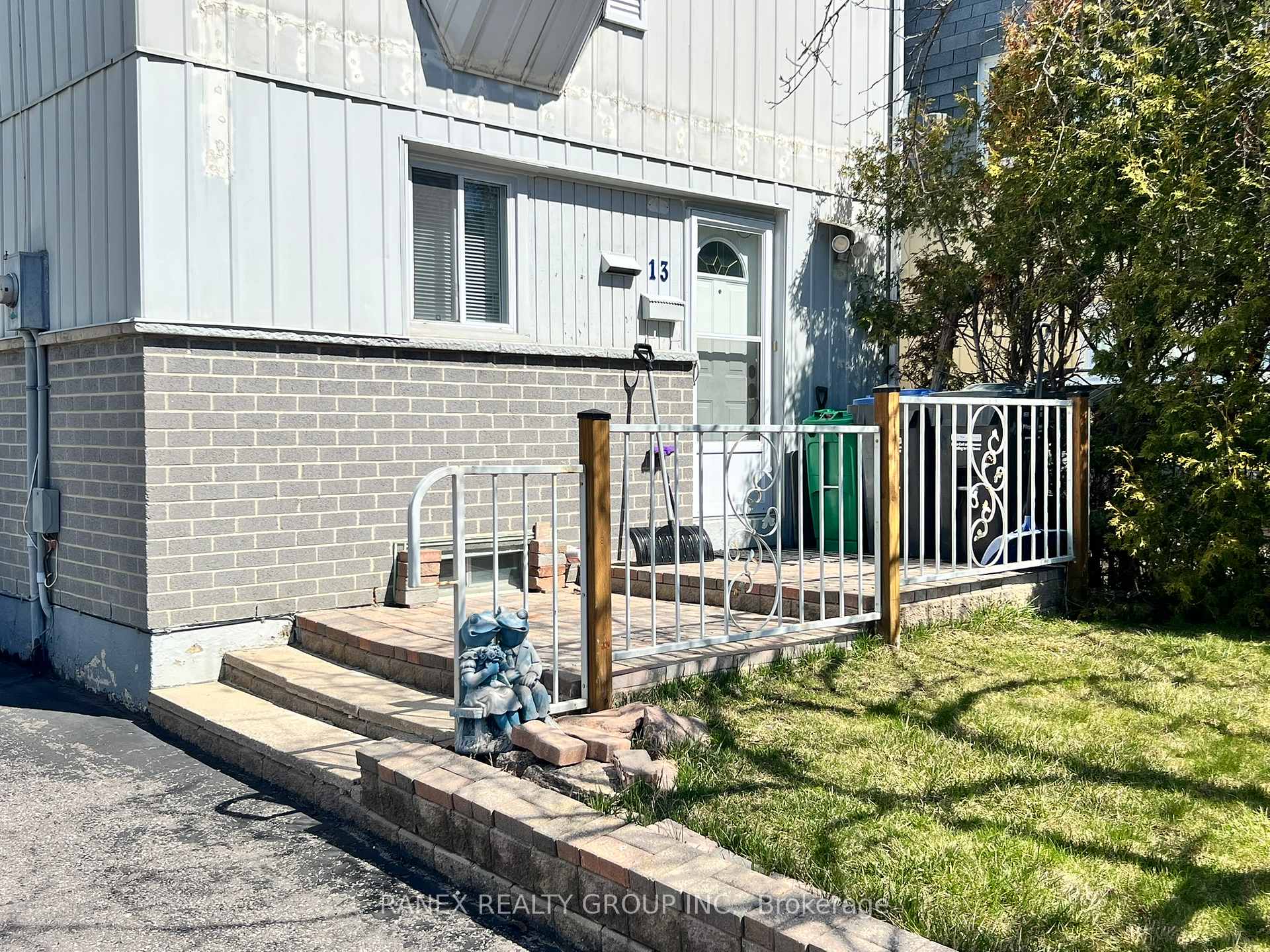 Photo 3 of 13 Grasspoint Square, Brampton, Northgate — HOMEH