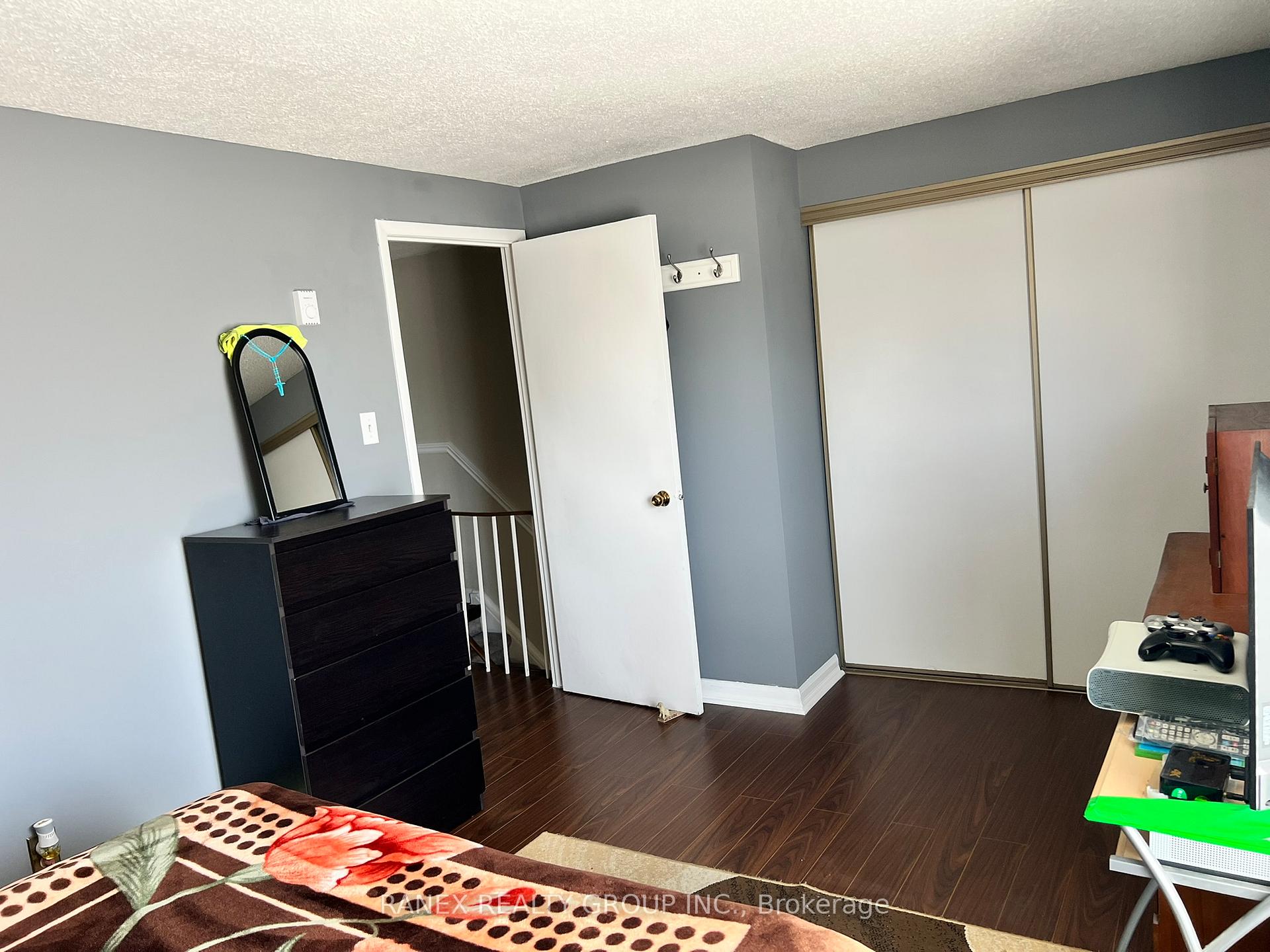 Photo 21 of 13 Grasspoint Square, Brampton, Northgate — HOMEH