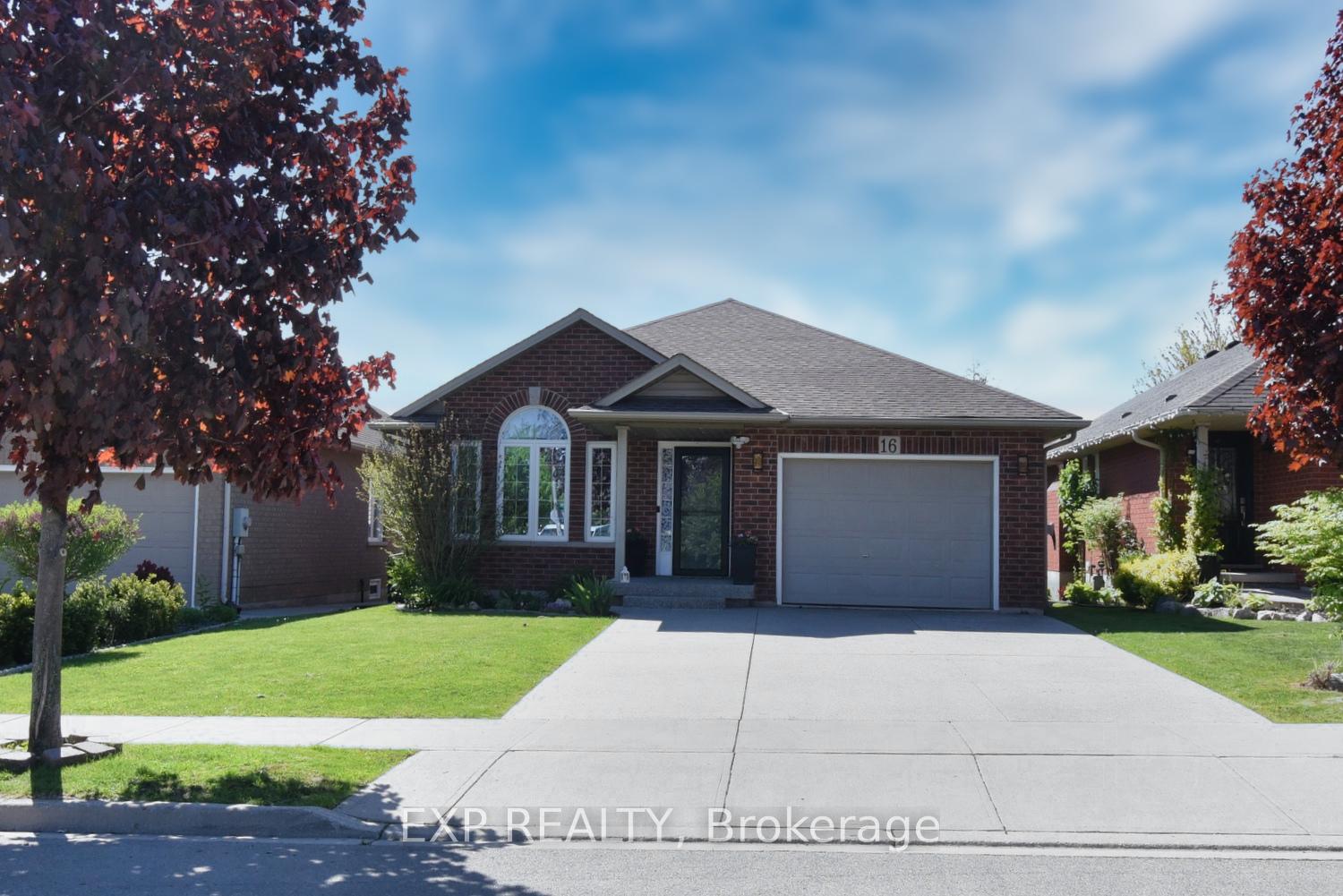 Photo 1 of 16 Hollybank Way, Hamilton, Mount Hope — HOMEH
