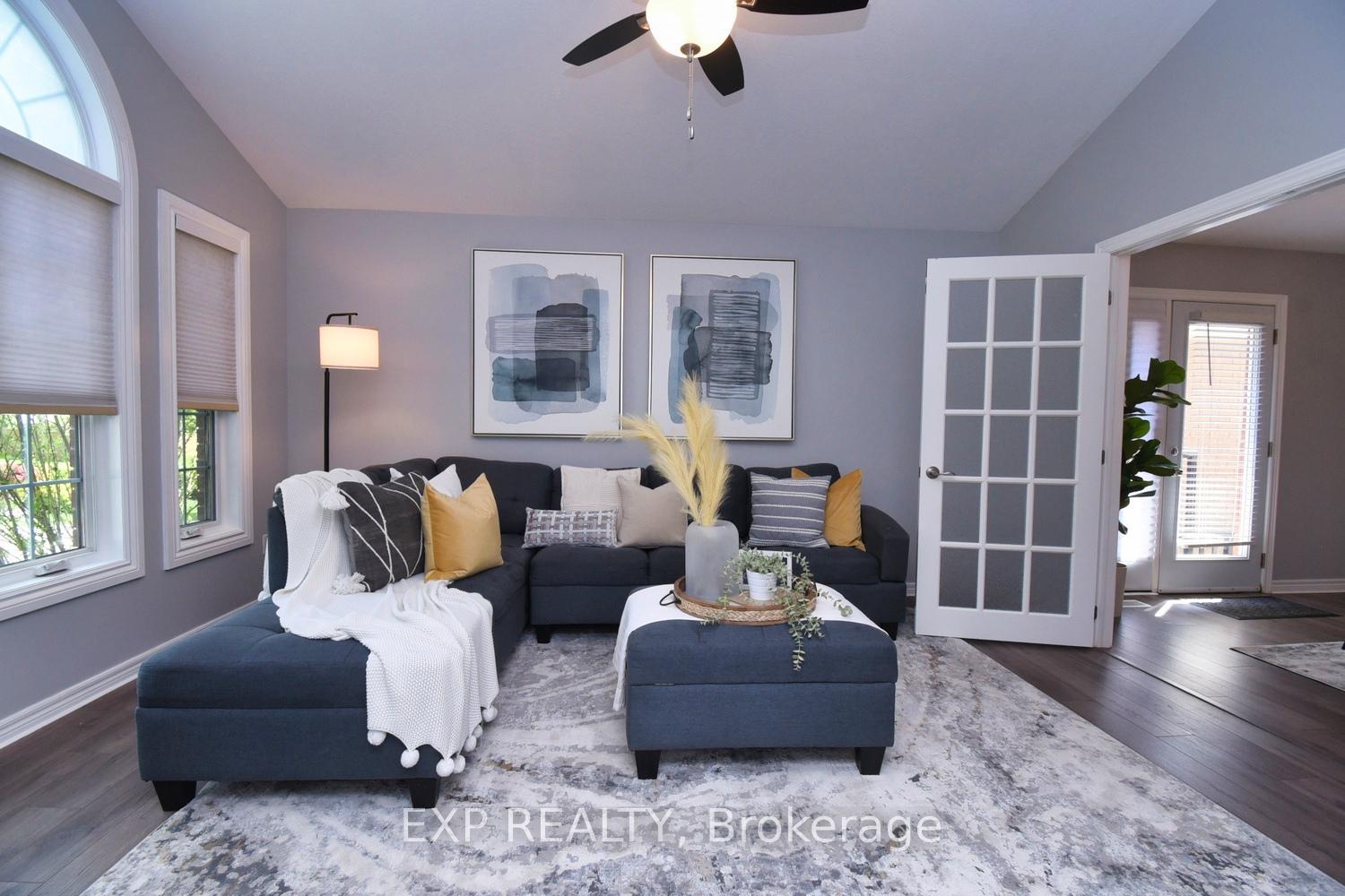 Photo 4 of 16 Hollybank Way, Hamilton, Mount Hope — HOMEH
