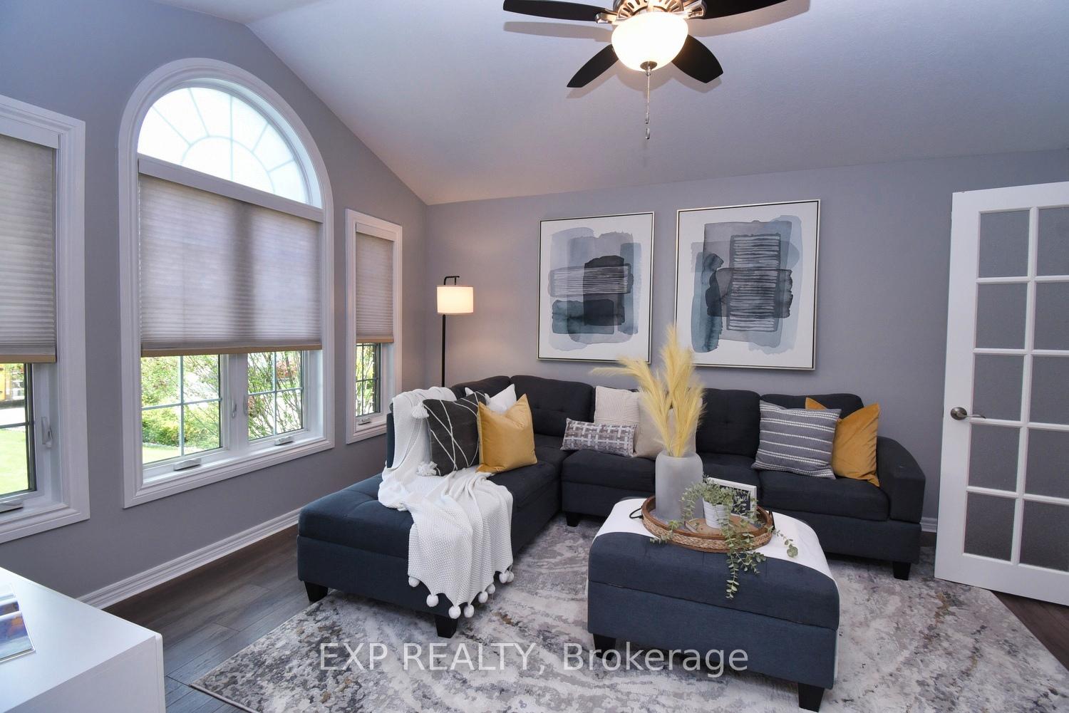 Photo 5 of 16 Hollybank Way, Hamilton, Mount Hope — HOMEH