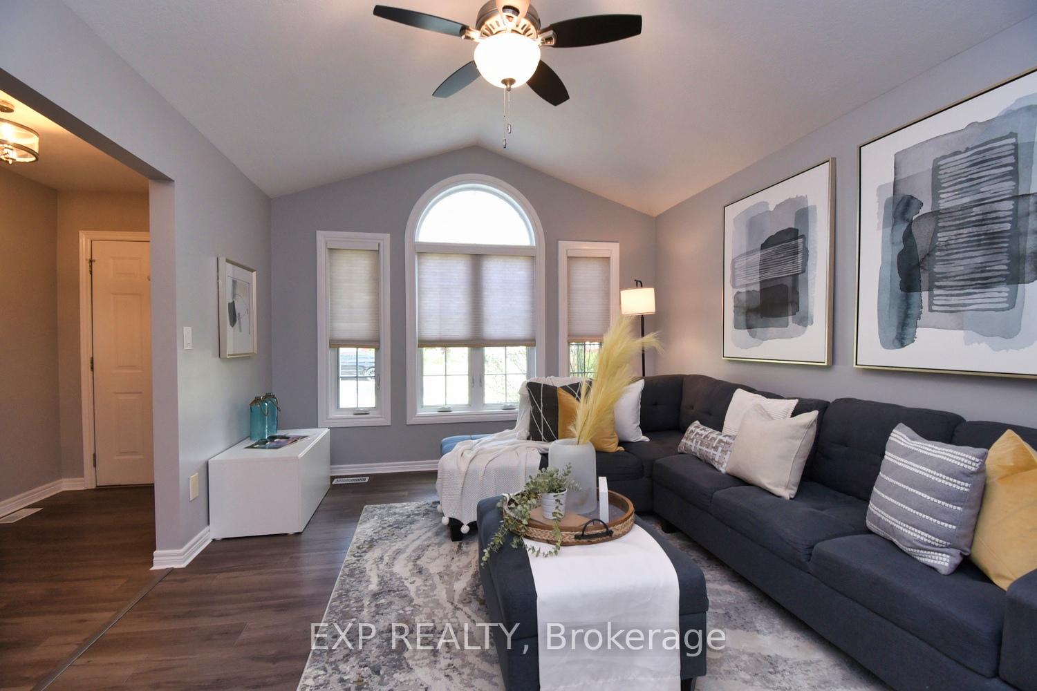 Photo 6 of 16 Hollybank Way, Hamilton, Mount Hope — HOMEH