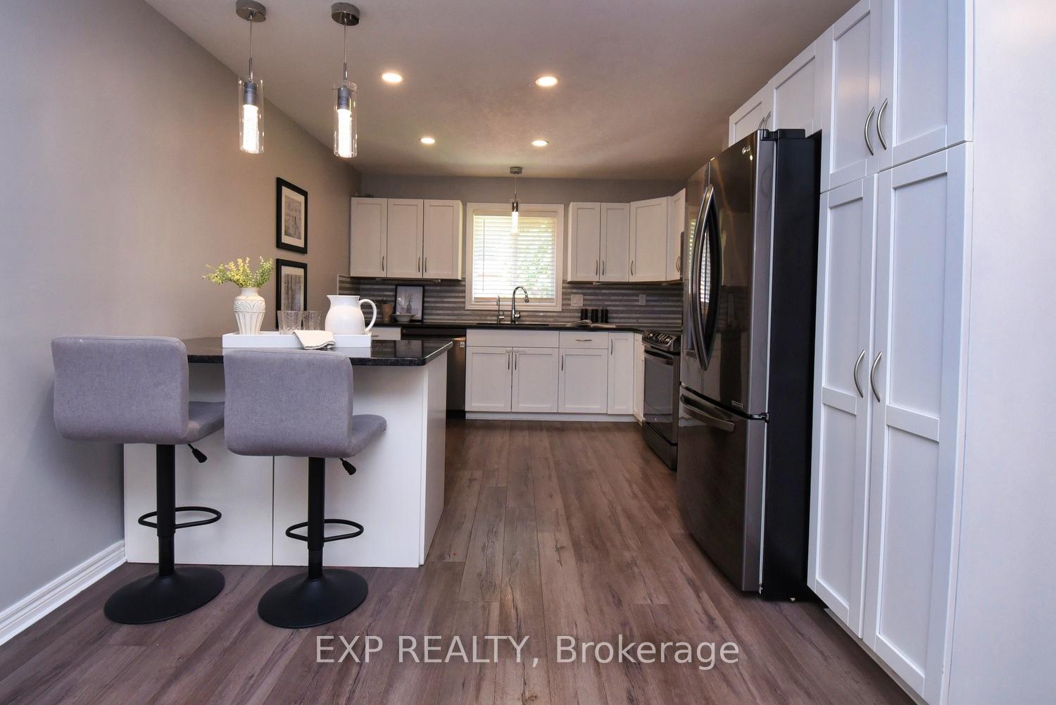 Photo 13 of 16 Hollybank Way, Hamilton, Mount Hope — HOMEH