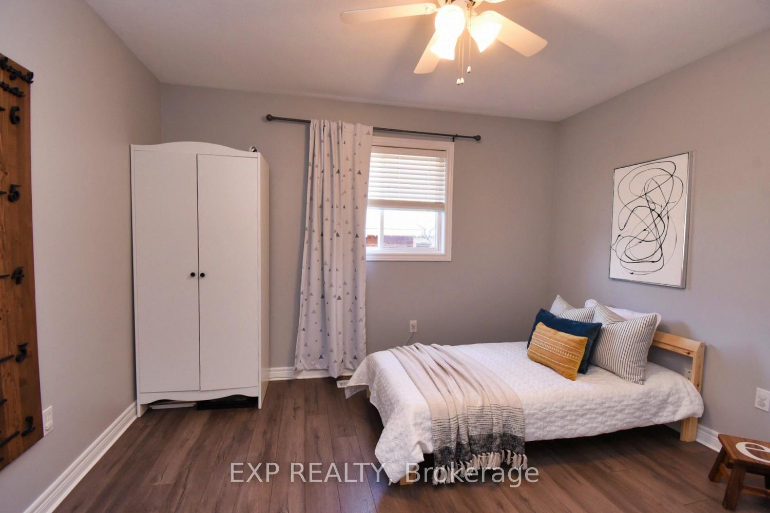 Photo 17 of 16 Hollybank Way, Hamilton, Mount Hope — HOMEH