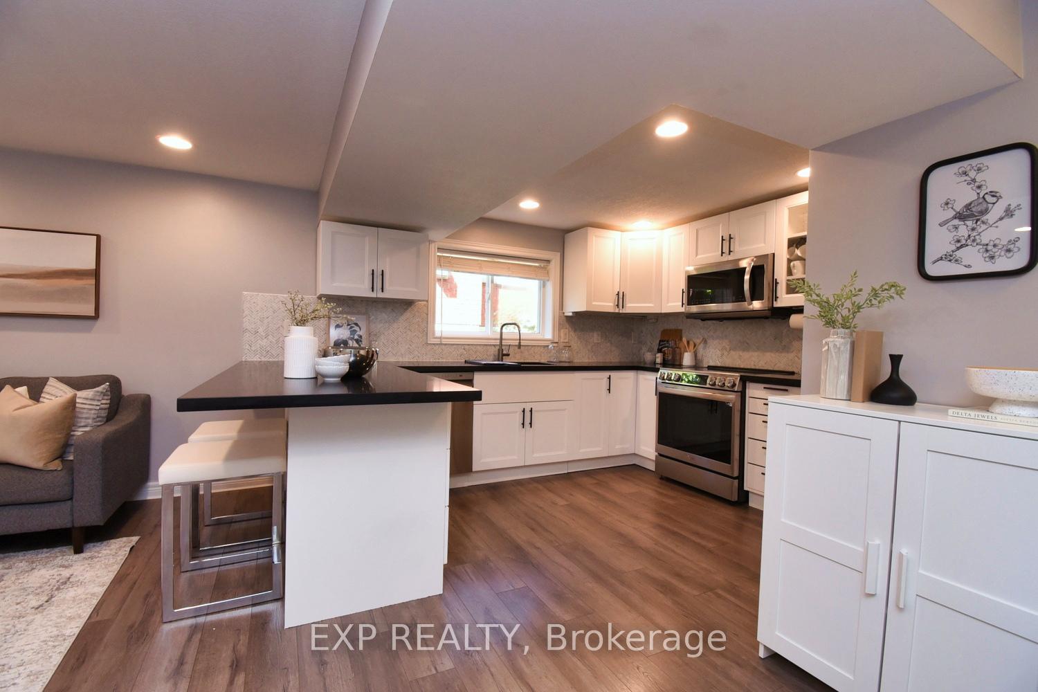 Photo 20 of 16 Hollybank Way, Hamilton, Mount Hope — HOMEH