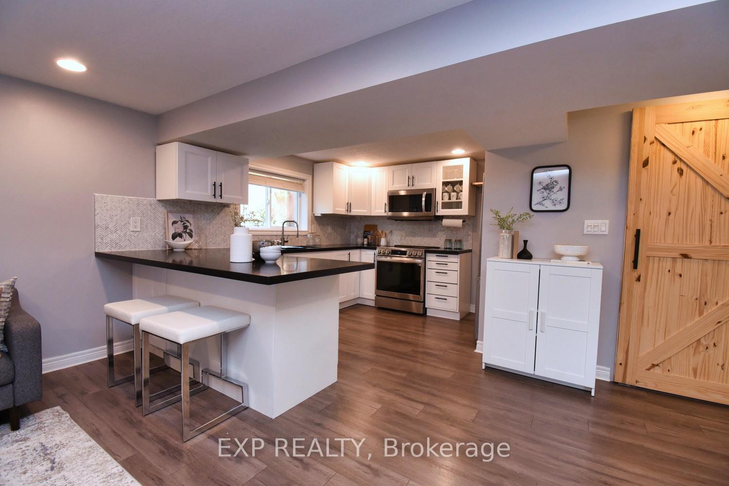 Photo 23 of 16 Hollybank Way, Hamilton, Mount Hope — HOMEH