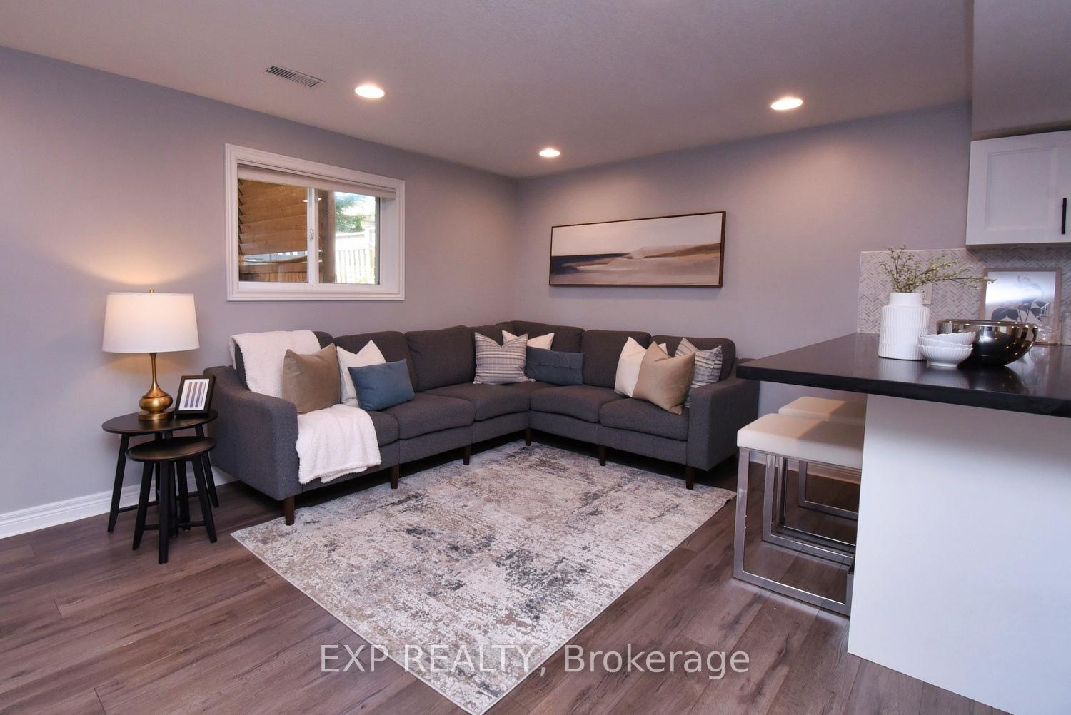 Photo 26 of 16 Hollybank Way, Hamilton, Mount Hope — HOMEH