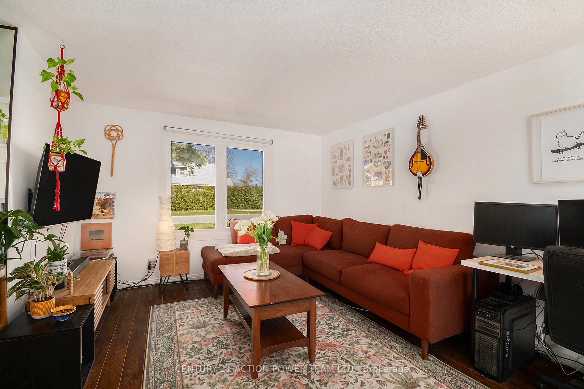 Photo 6 of Unit 125 (E), 1554 E Beaverpond Drive, Ottawa, Pineview — HOMEH