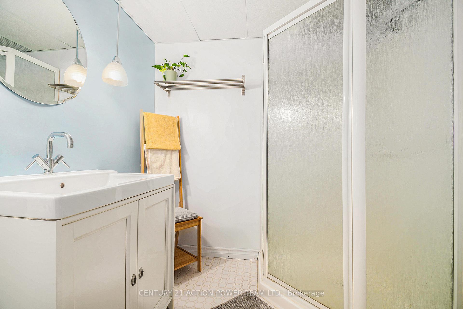Photo 21 of Unit 125 (E), 1554 E Beaverpond Drive, Ottawa, Pineview — HOMEH