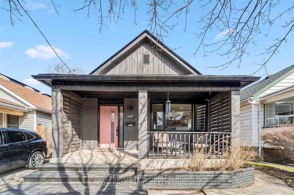 Photo 2 of 44 Grantham Avenue S, St. Catharines, E. Chester — HOMEH