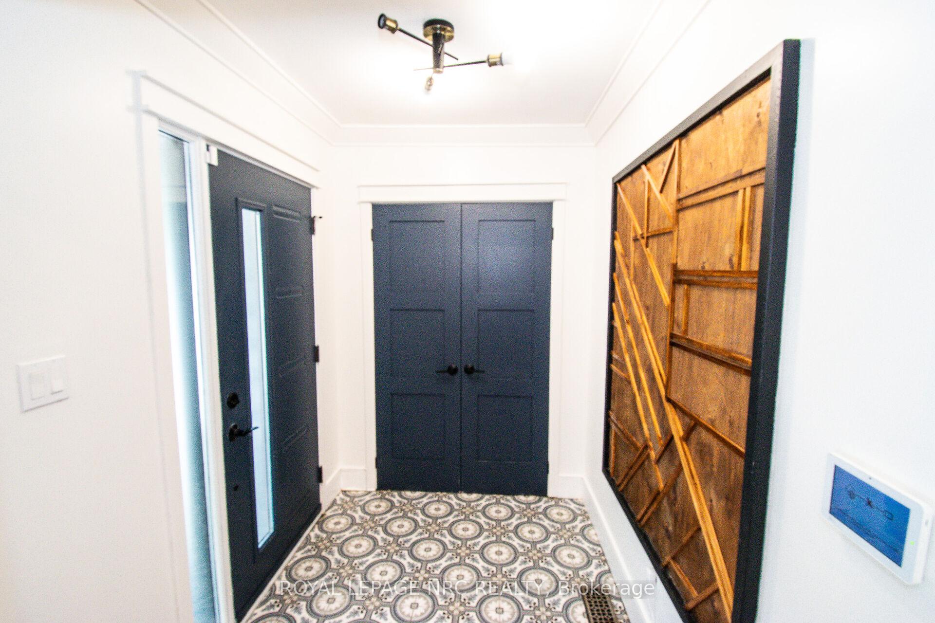 Photo 8 of 44 Grantham Avenue S, St. Catharines, E. Chester — HOMEH