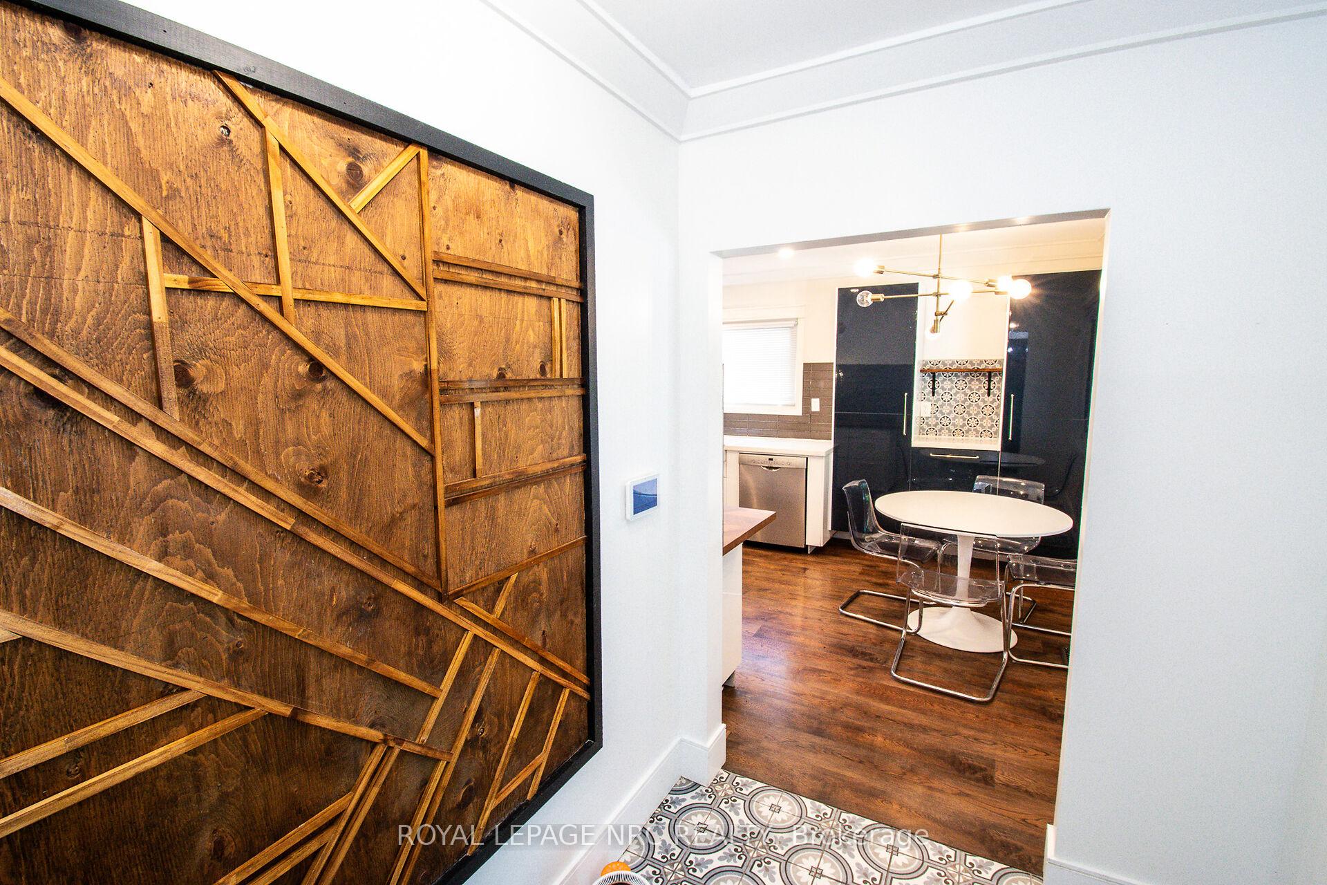 Photo 9 of 44 Grantham Avenue S, St. Catharines, E. Chester — HOMEH