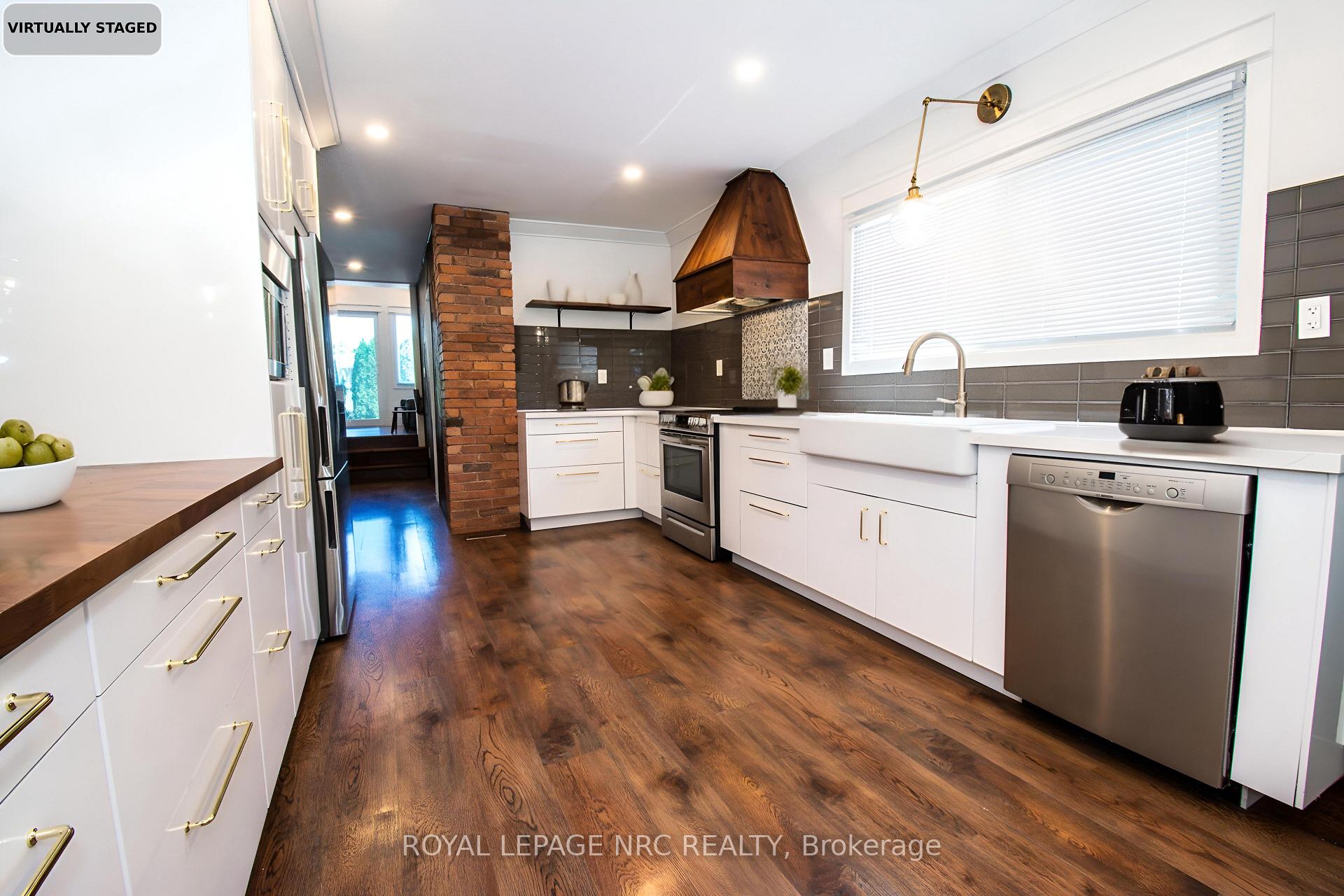 Photo 10 of 44 Grantham Avenue S, St. Catharines, E. Chester — HOMEH