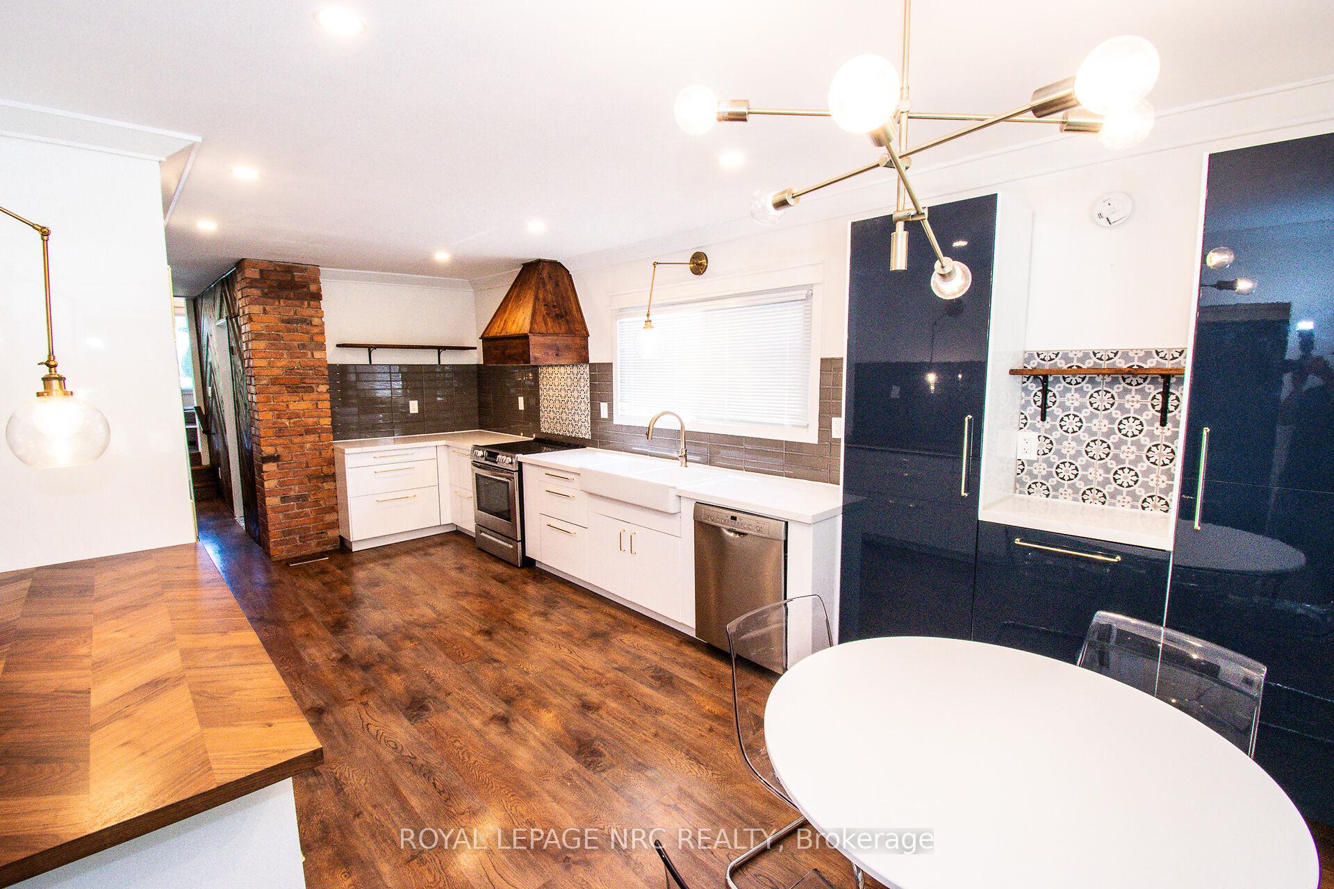 Photo 11 of 44 Grantham Avenue S, St. Catharines, E. Chester — HOMEH