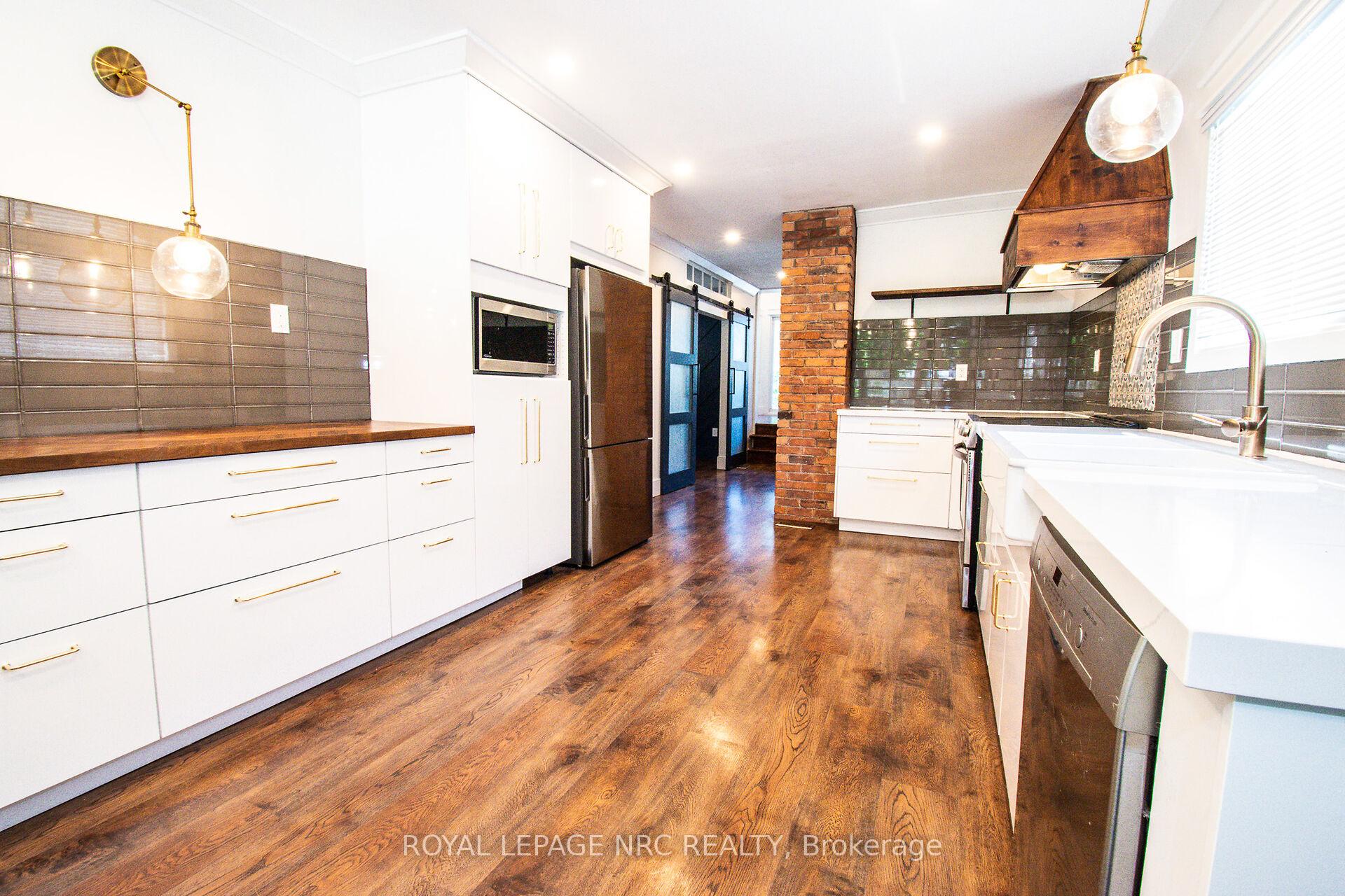Photo 13 of 44 Grantham Avenue S, St. Catharines, E. Chester — HOMEH