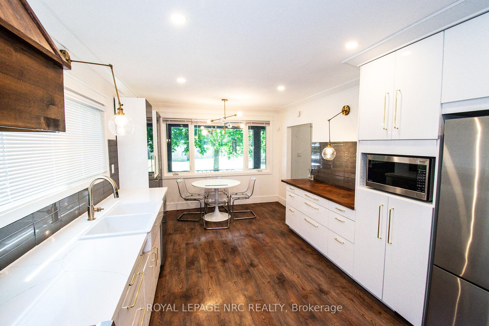Photo 15 of 44 Grantham Avenue S, St. Catharines, E. Chester — HOMEH