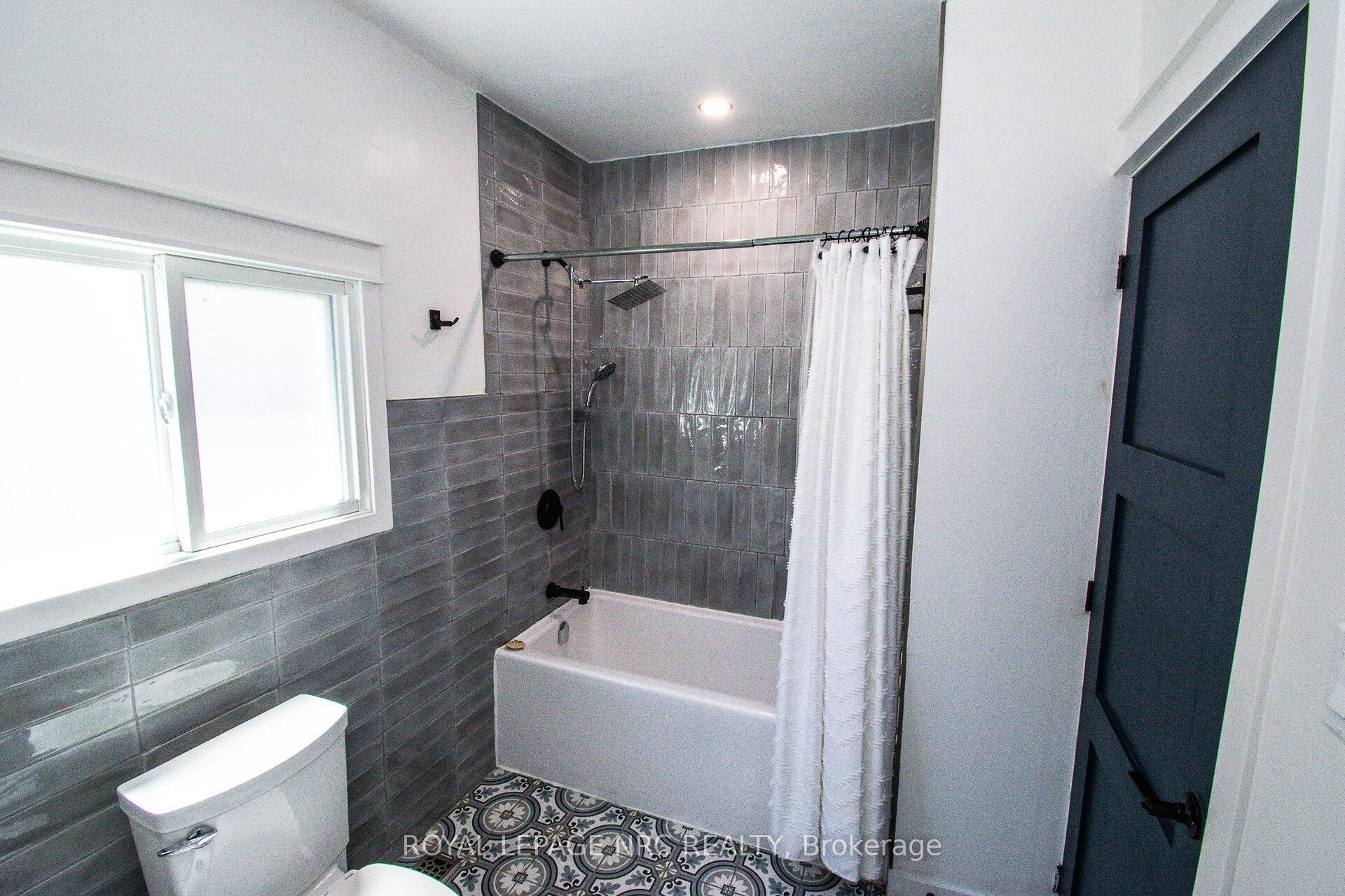 Photo 17 of 44 Grantham Avenue S, St. Catharines, E. Chester — HOMEH