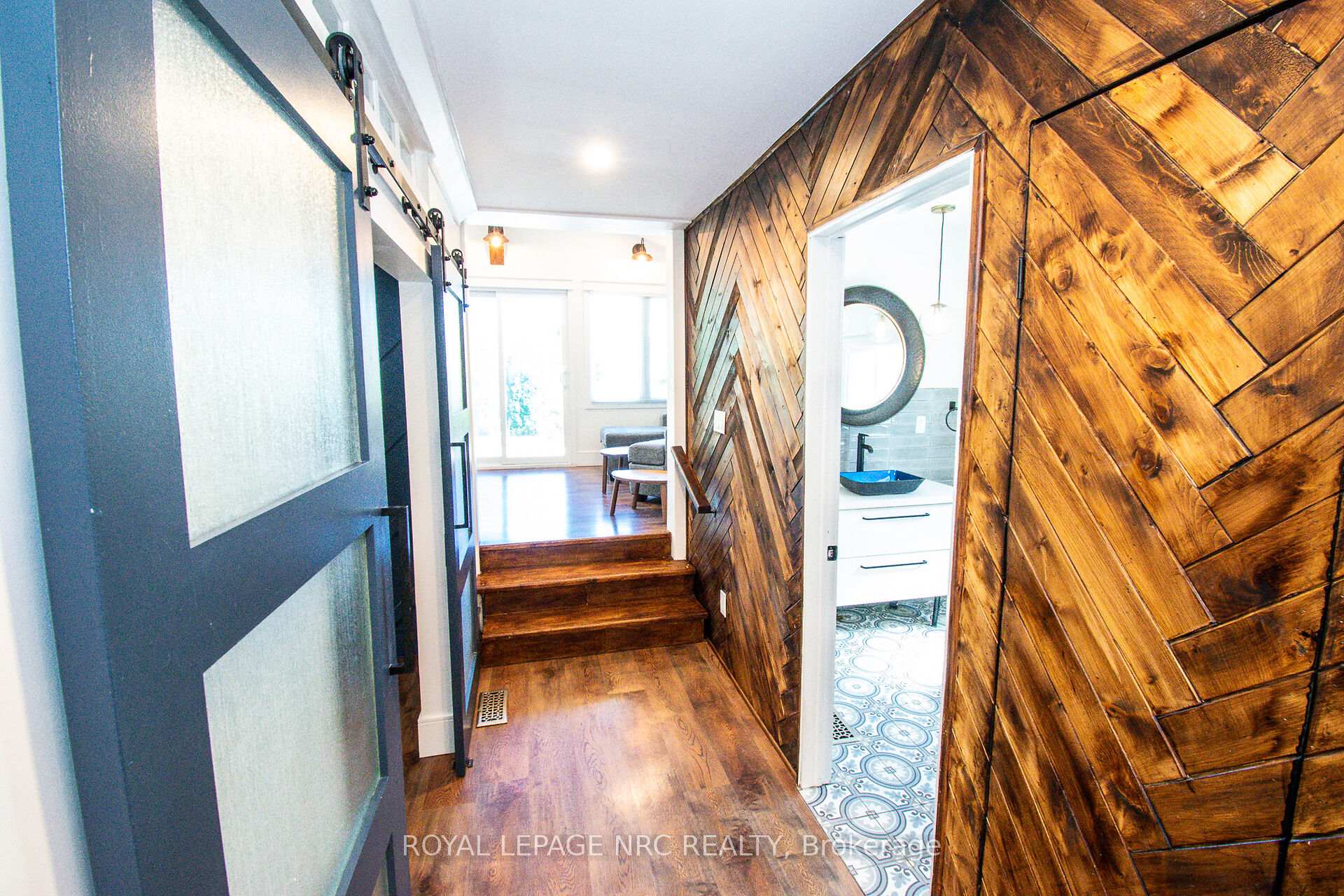 Photo 23 of 44 Grantham Avenue S, St. Catharines, E. Chester — HOMEH