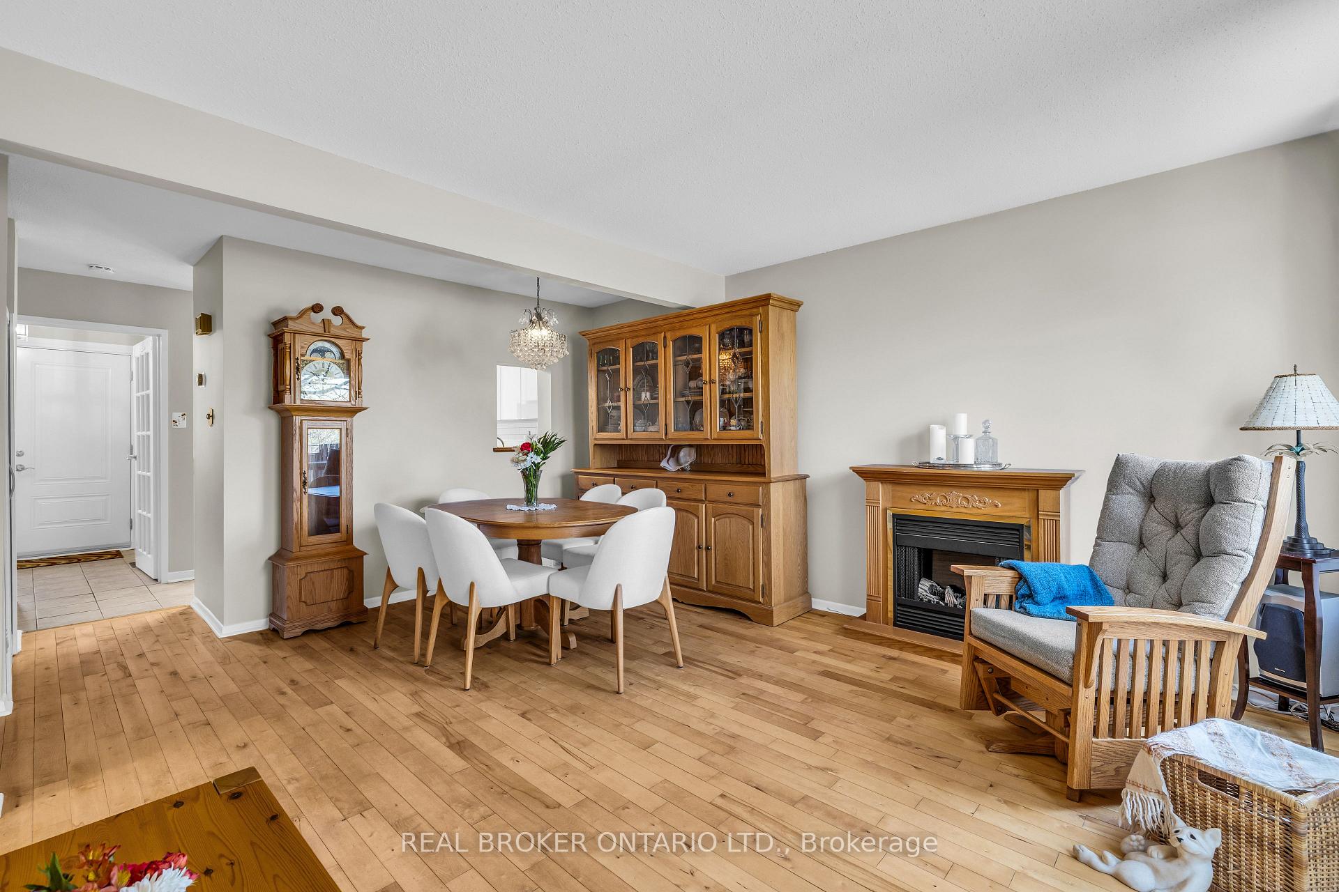 Photo 8 of 138 Mcclintock Way, Ottawa, Kanata - Katimavik — HOMEH