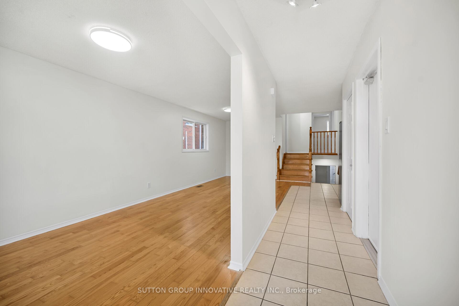 Photo 4 of 107 Leggett Crescent, Hamilton, Lawfield — HOMEH