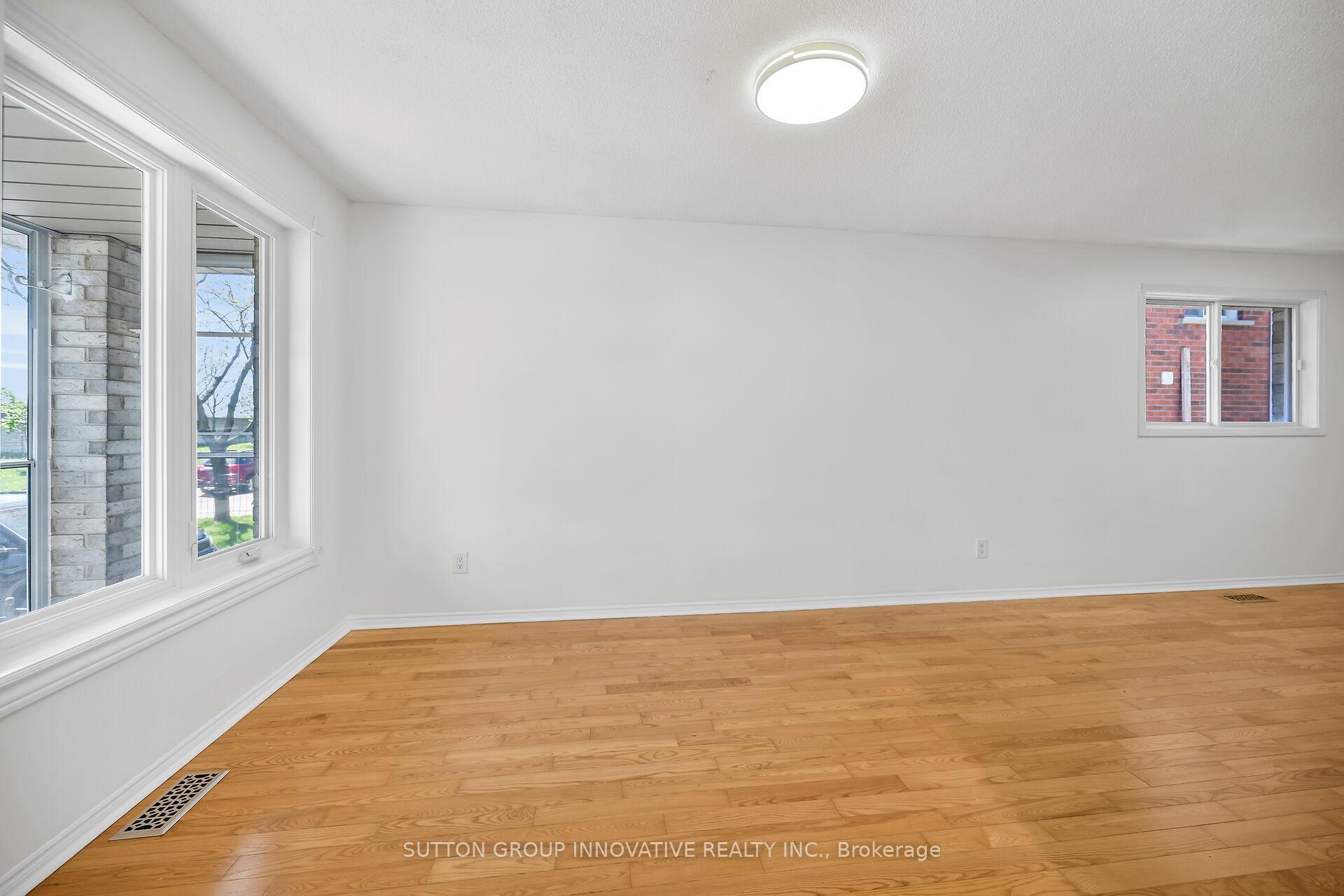 Photo 5 of 107 Leggett Crescent, Hamilton, Lawfield — HOMEH