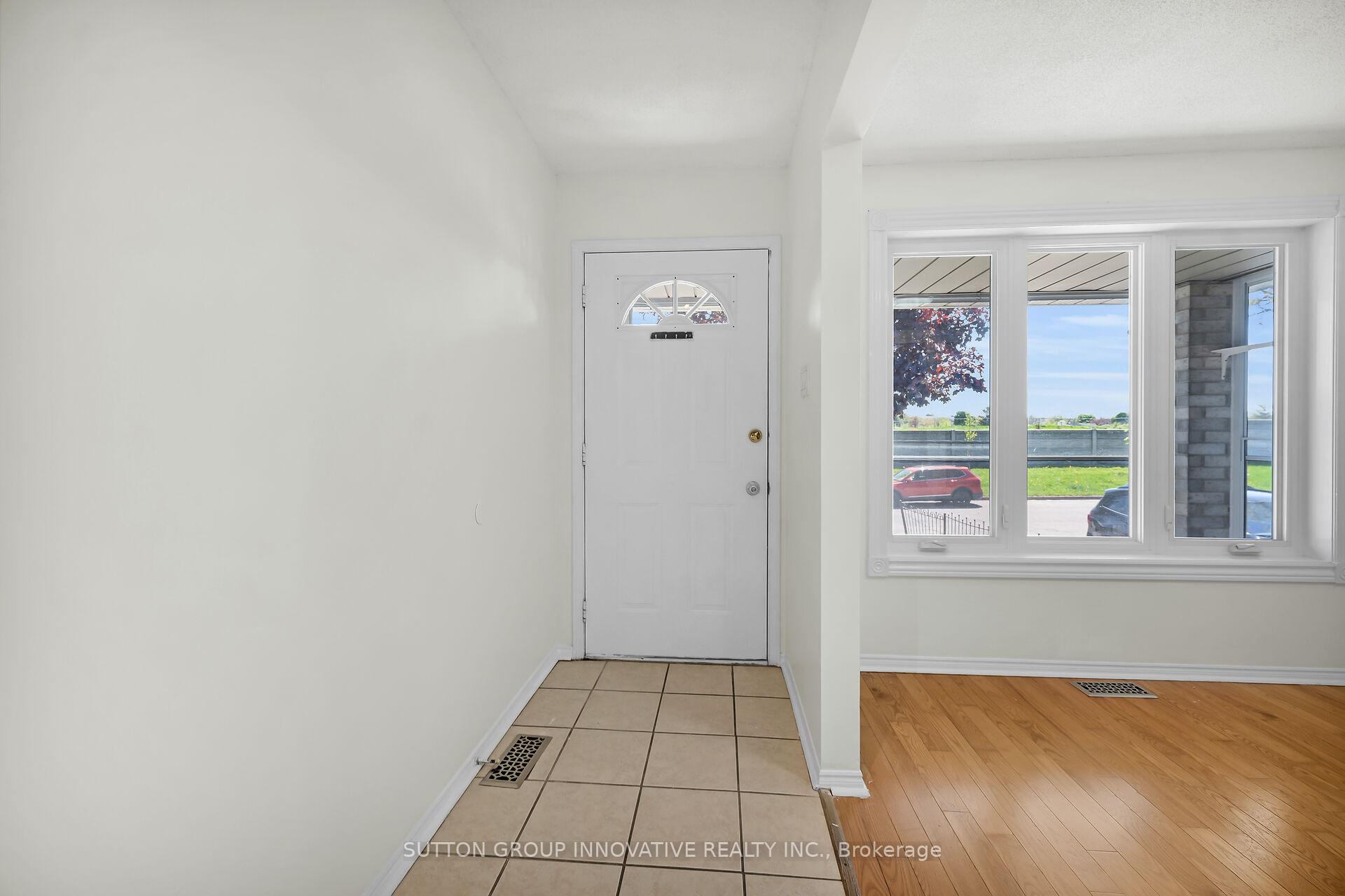 Photo 7 of 107 Leggett Crescent, Hamilton, Lawfield — HOMEH