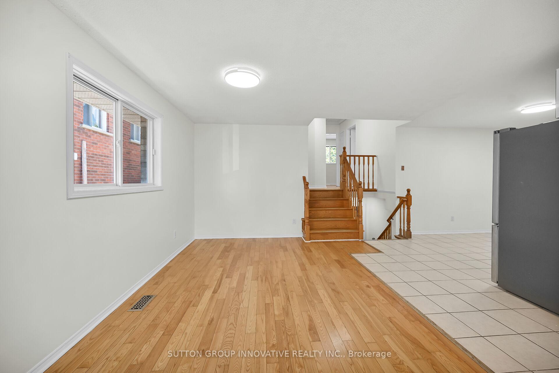 Photo 8 of 107 Leggett Crescent, Hamilton, Lawfield — HOMEH