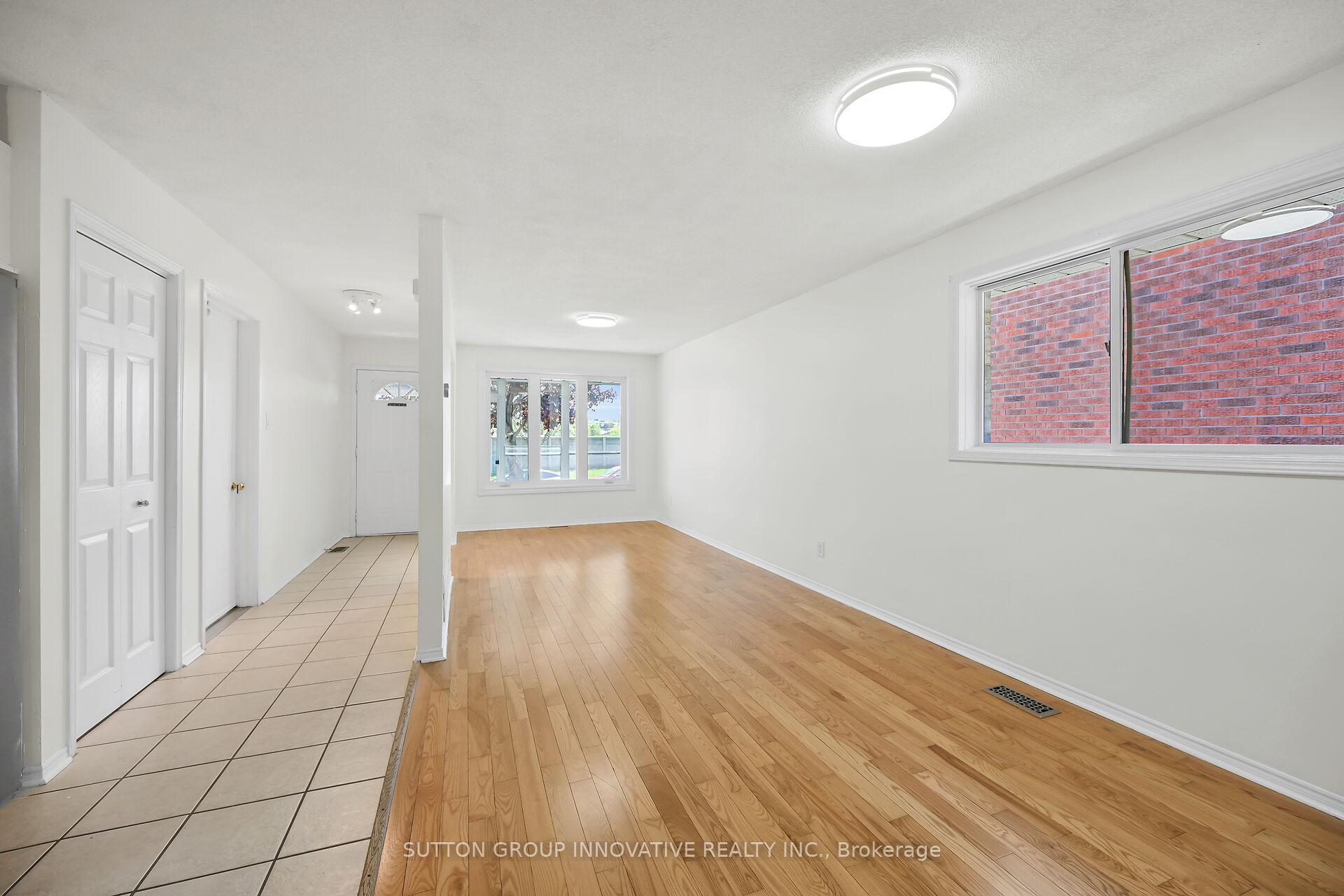 Photo 10 of 107 Leggett Crescent, Hamilton, Lawfield — HOMEH