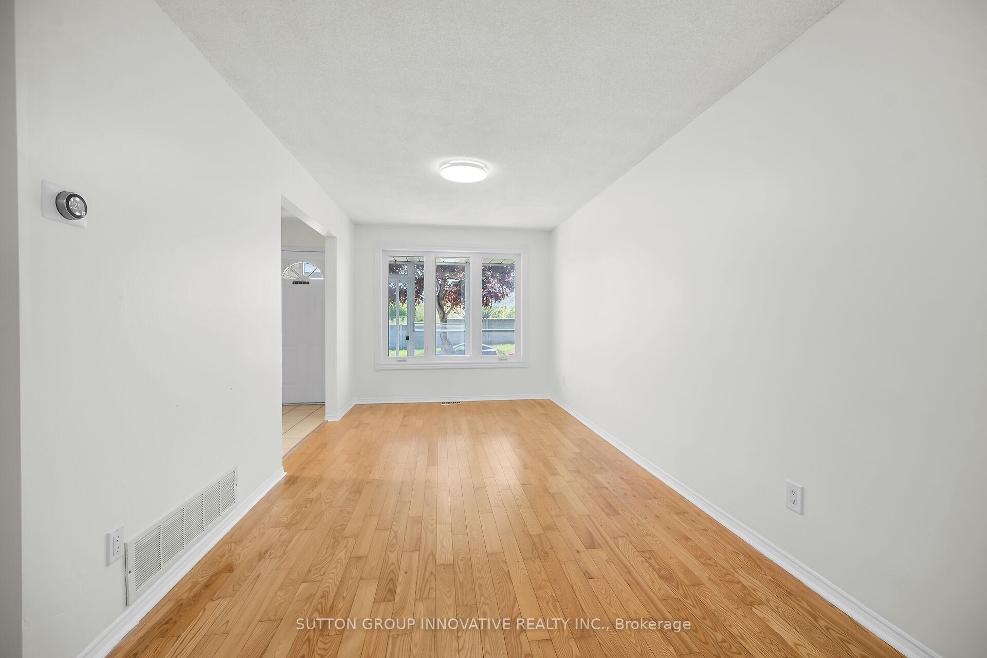 Photo 11 of 107 Leggett Crescent, Hamilton, Lawfield — HOMEH
