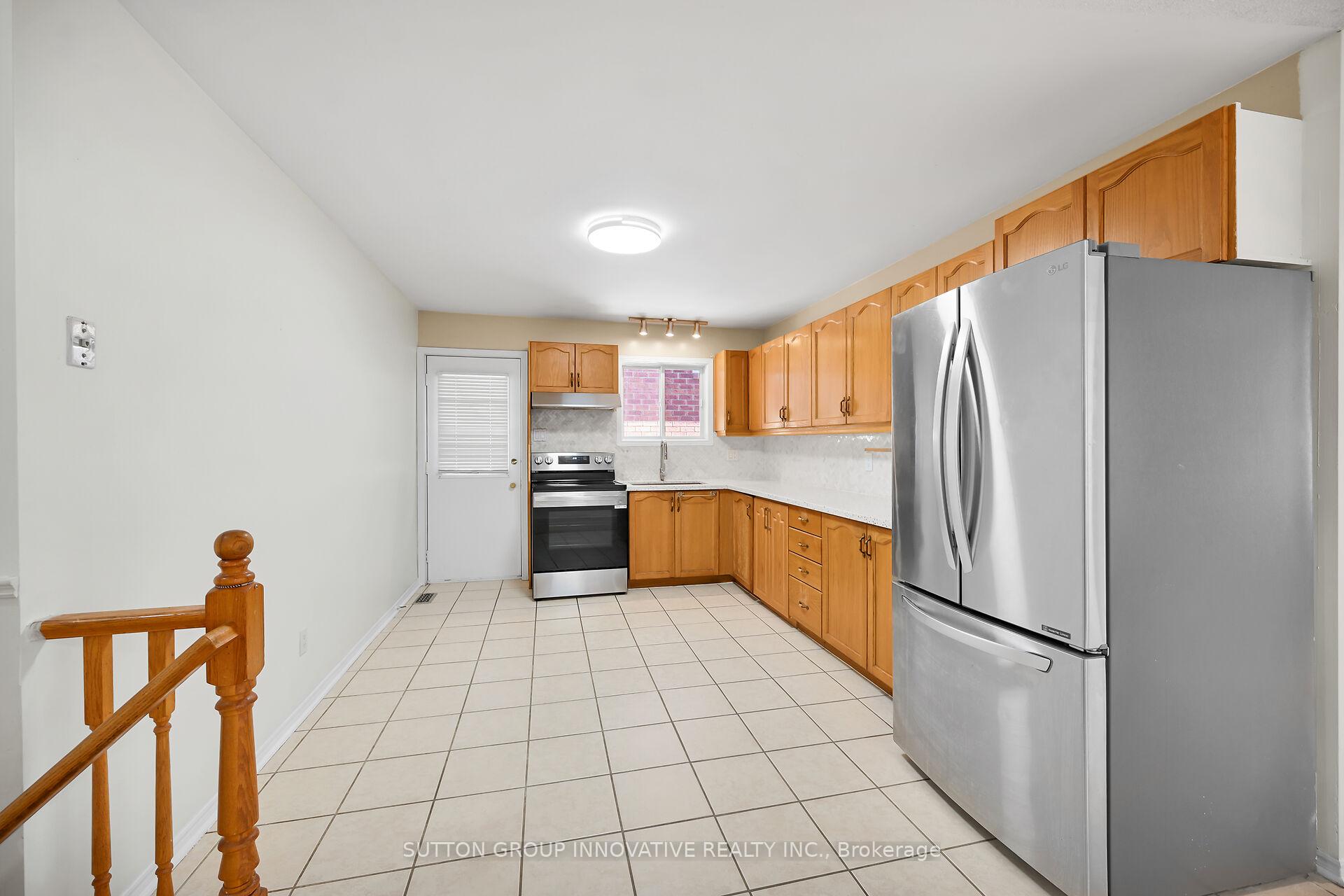 Photo 14 of 107 Leggett Crescent, Hamilton, Lawfield — HOMEH
