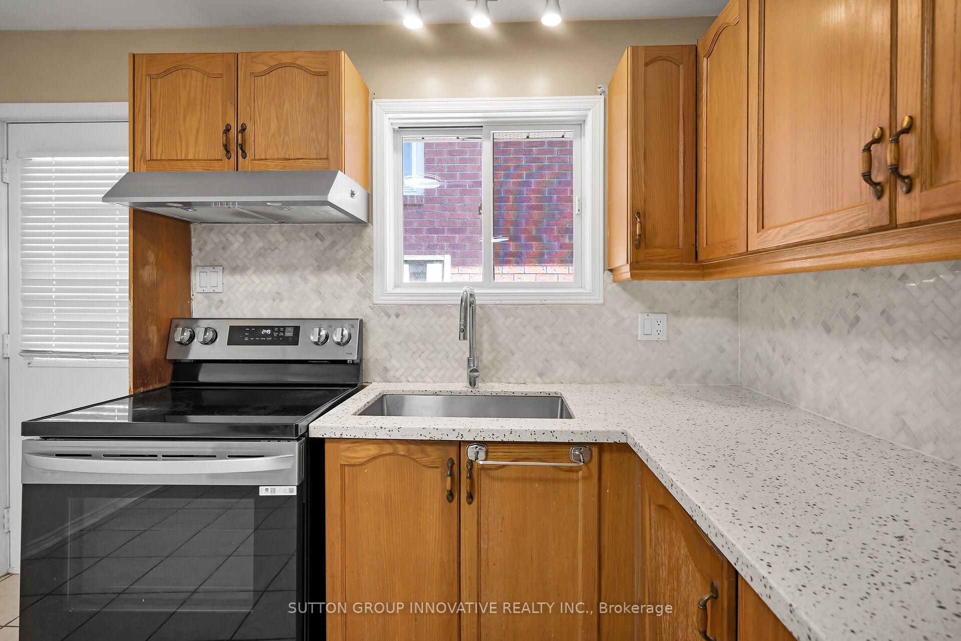 Photo 18 of 107 Leggett Crescent, Hamilton, Lawfield — HOMEH