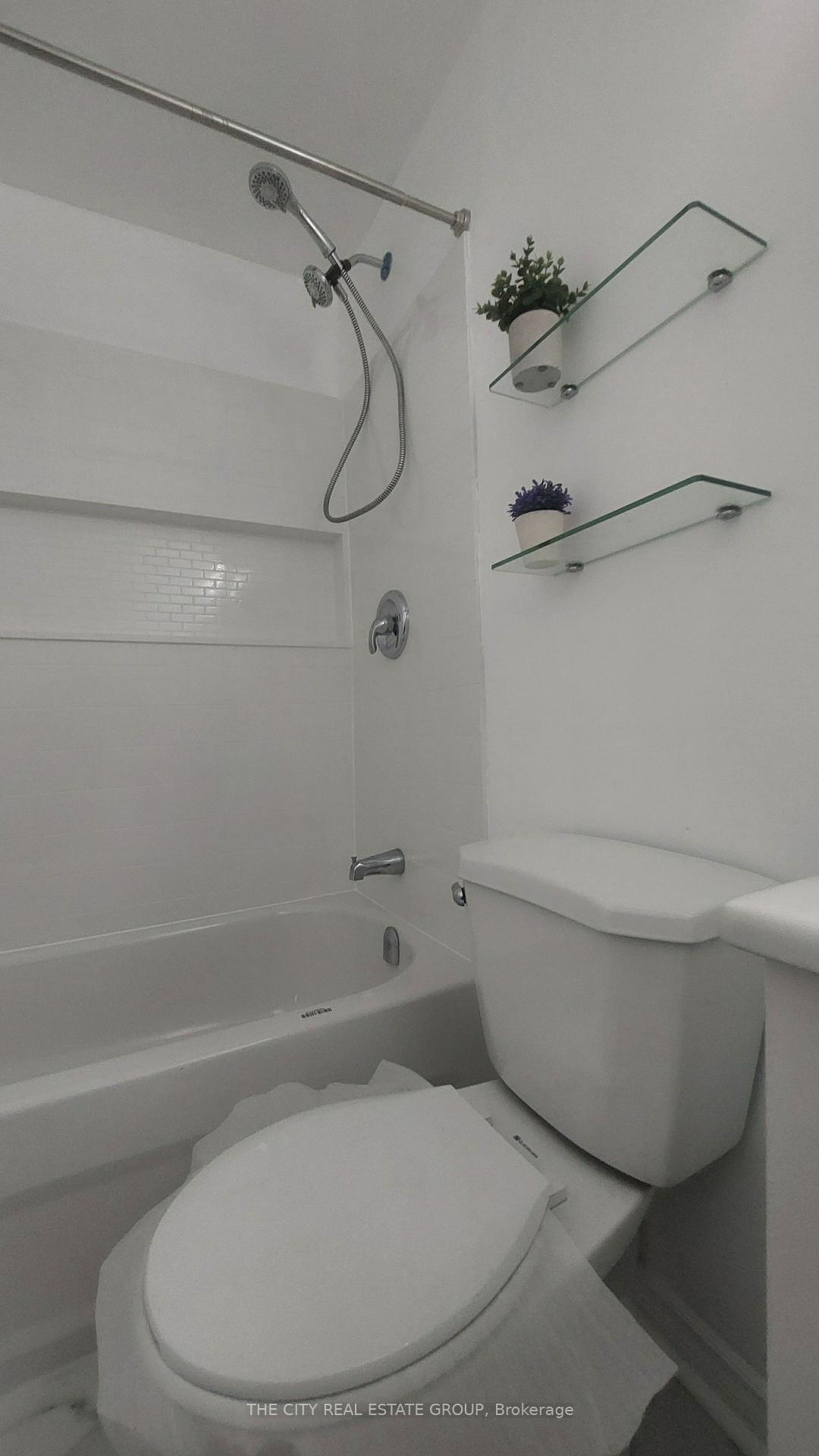 Photo 24 of Unit Bsmt, 22 Pineway Avenue, Georgina, Keswick South — HOMEH