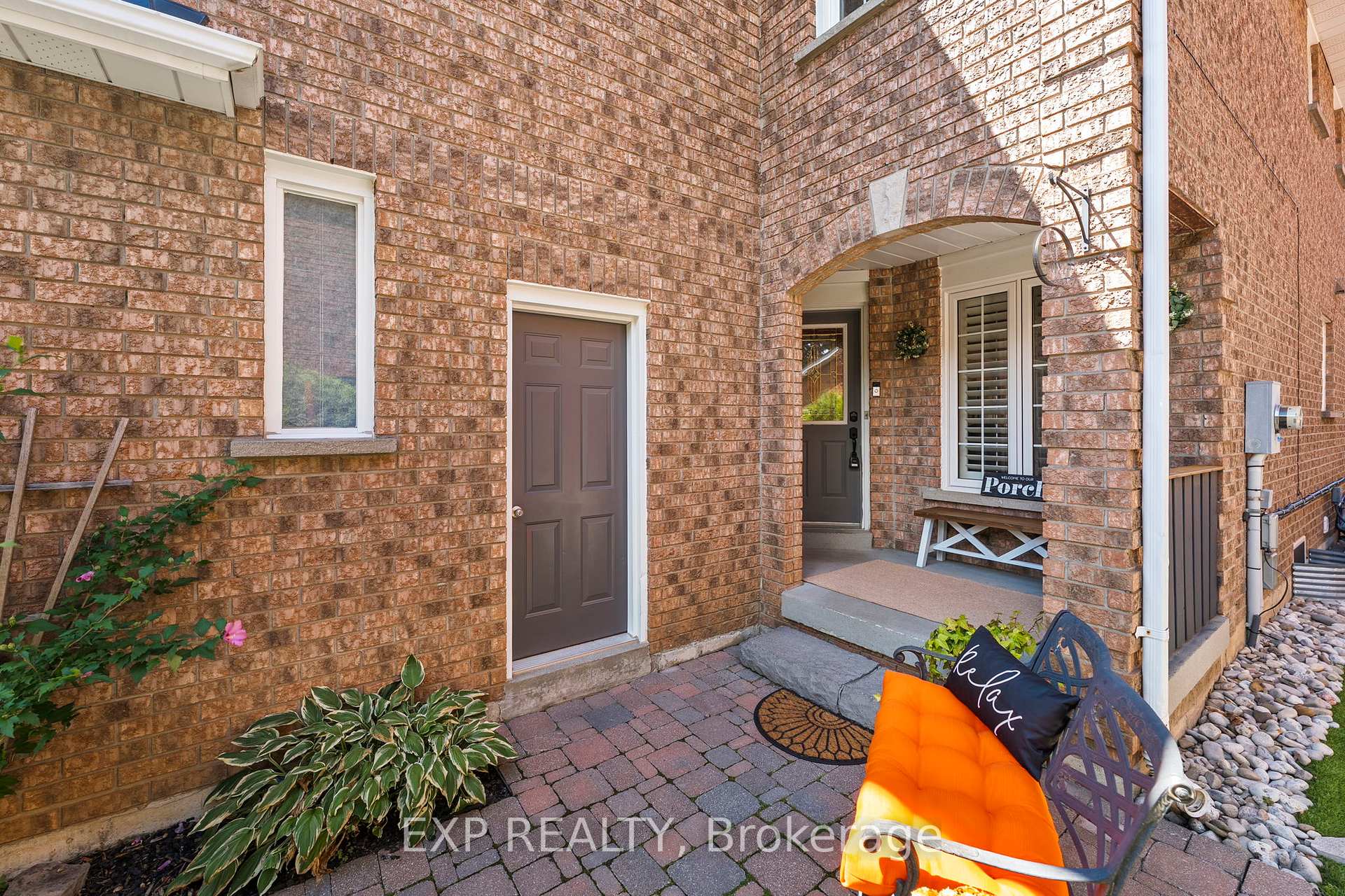 Photo 4 of 55 Fellowes Crescent, Hamilton, Waterdown — HOMEH