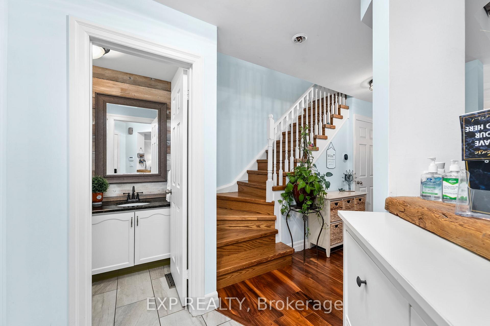 Photo 5 of 55 Fellowes Crescent, Hamilton, Waterdown — HOMEH