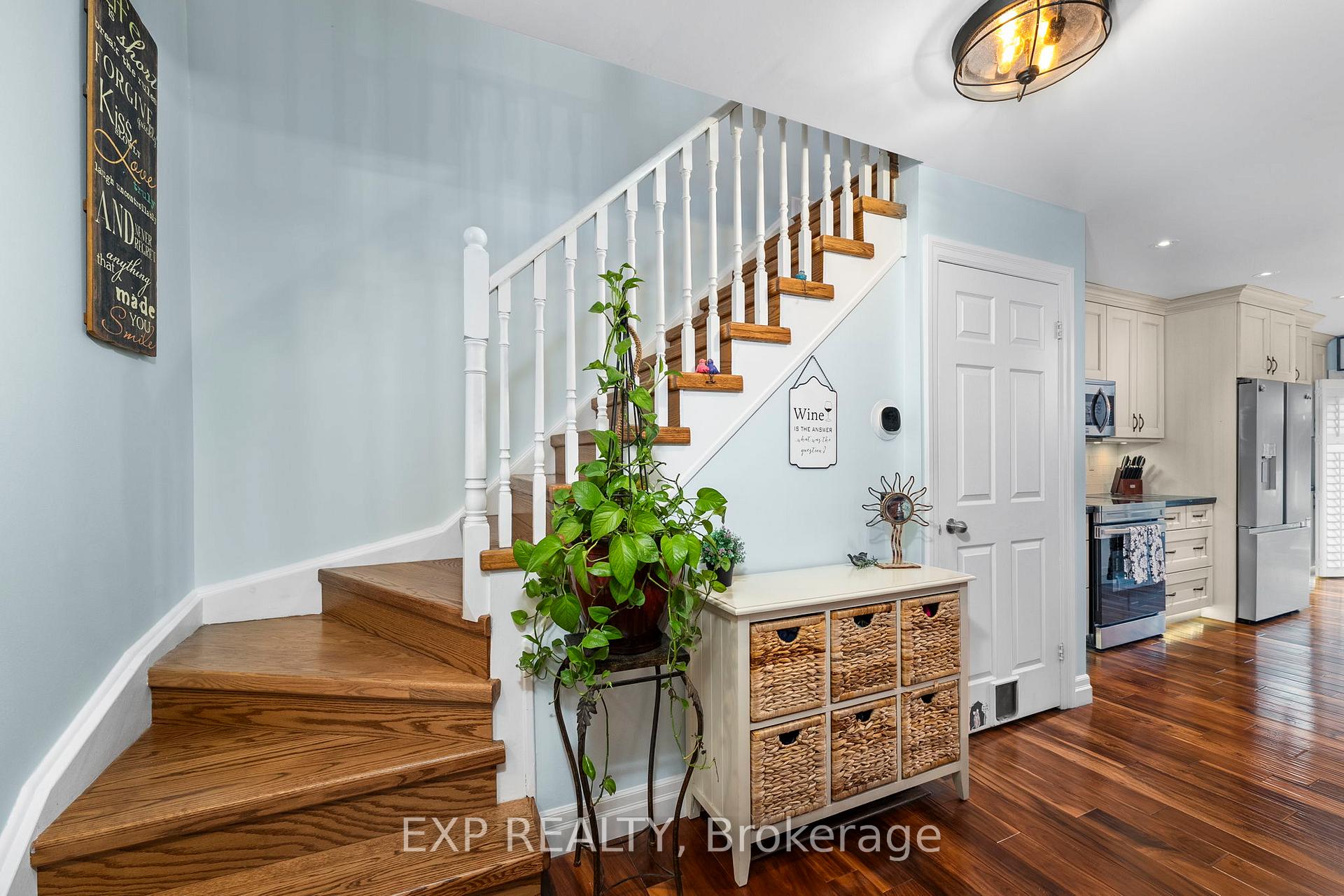 Photo 8 of 55 Fellowes Crescent, Hamilton, Waterdown — HOMEH