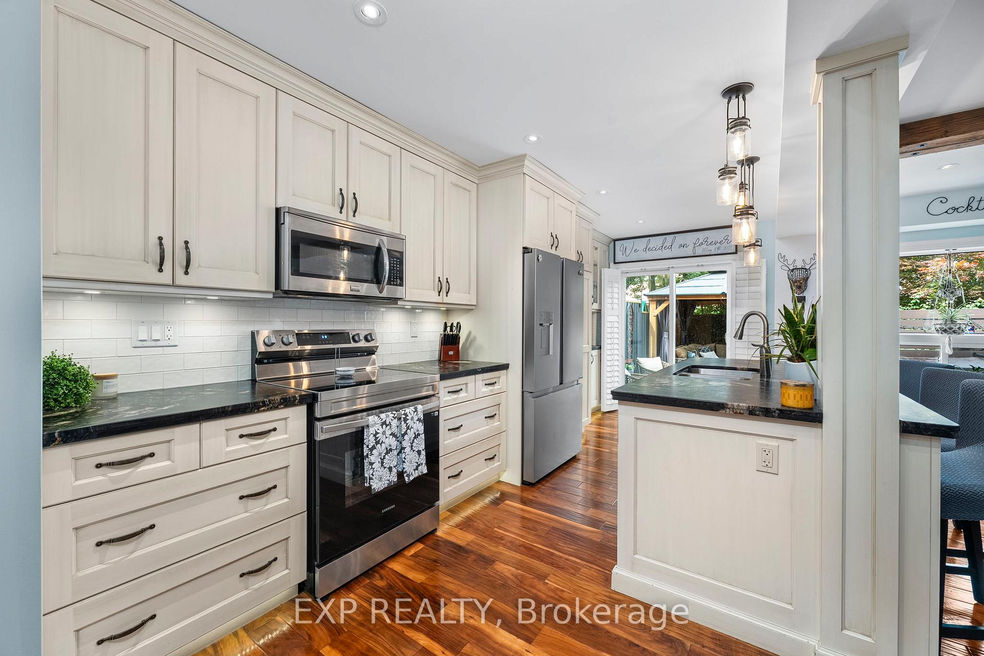 Photo 12 of 55 Fellowes Crescent, Hamilton, Waterdown — HOMEH