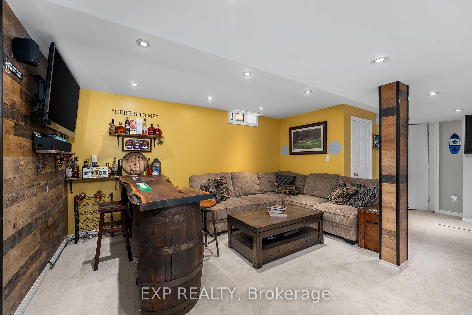Photo 33 of 55 Fellowes Crescent, Hamilton, Waterdown — HOMEH