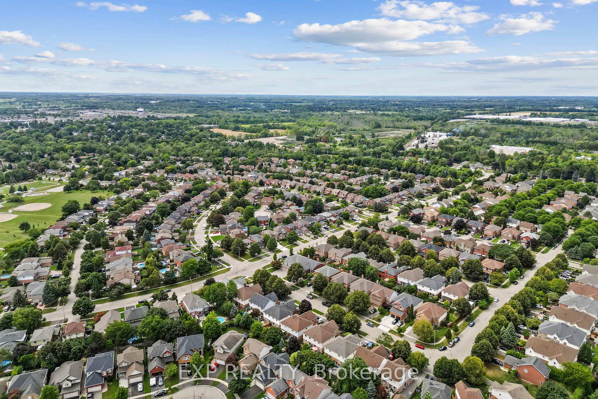 Photo 43 of 55 Fellowes Crescent, Hamilton, Waterdown — HOMEH
