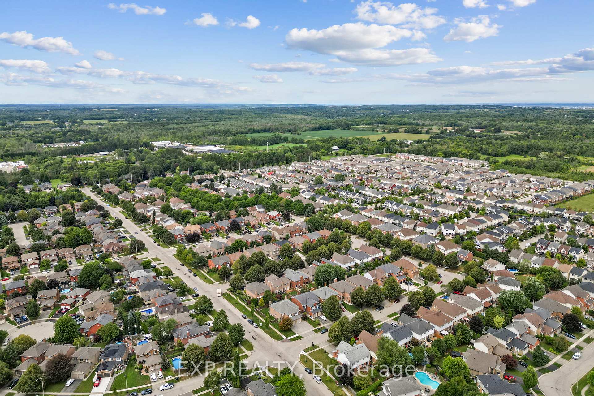 Photo 44 of 55 Fellowes Crescent, Hamilton, Waterdown — HOMEH