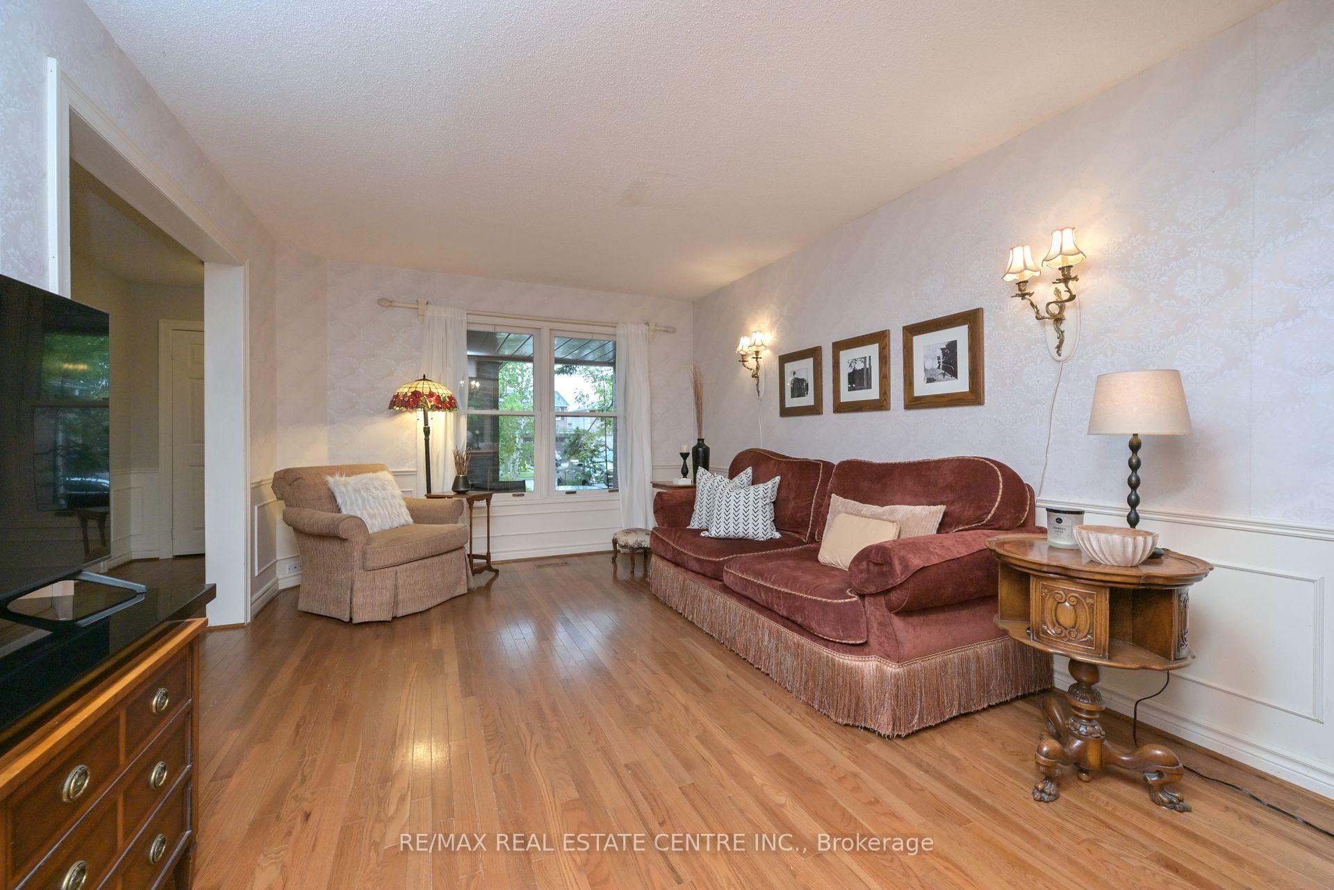 Photo 6 of 22 Horton Crescent, Brampton, Central Park — HOMEH