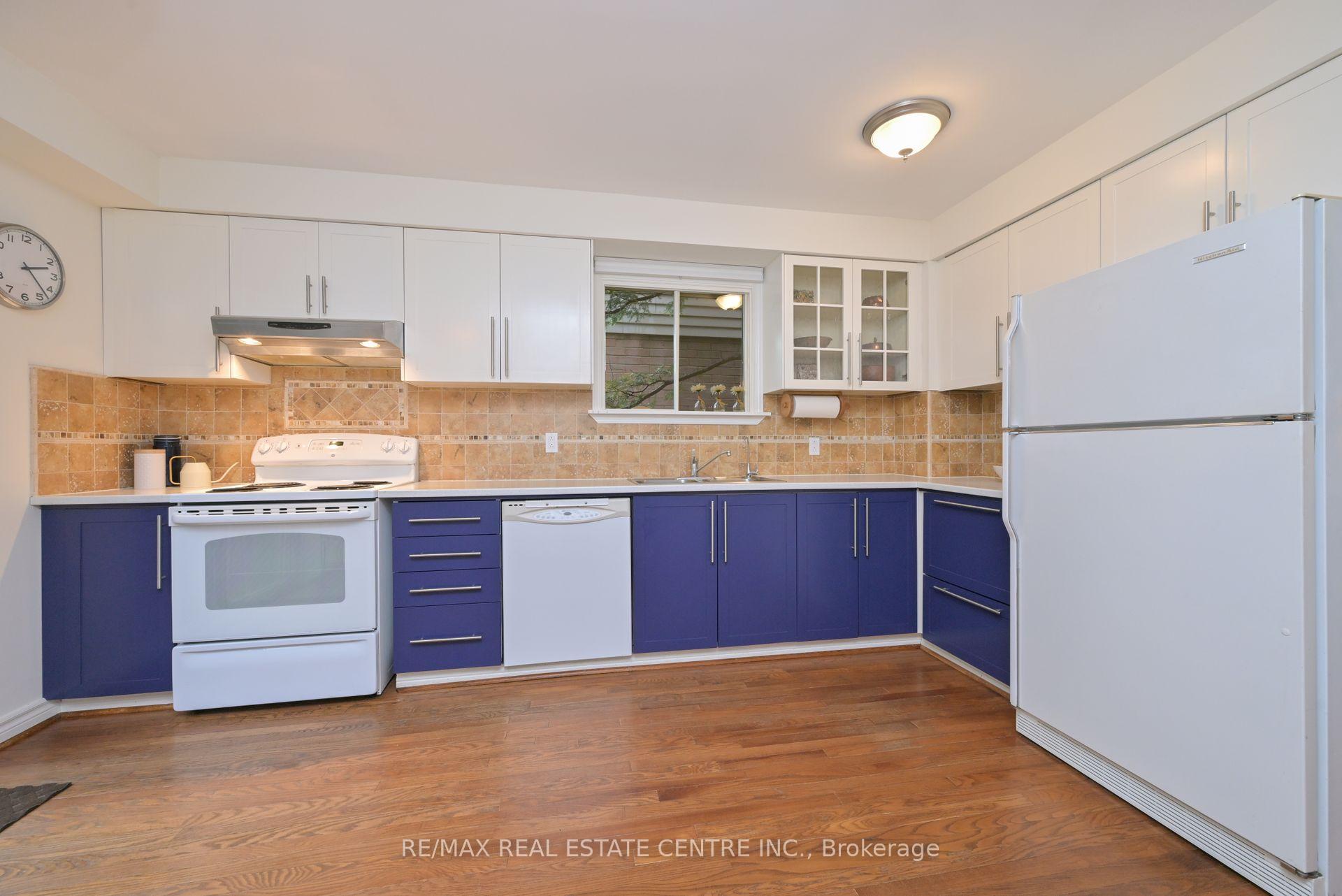 Photo 7 of 22 Horton Crescent, Brampton, Central Park — HOMEH
