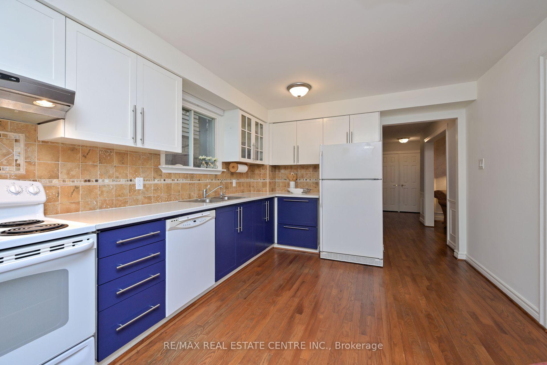 Photo 9 of 22 Horton Crescent, Brampton, Central Park — HOMEH